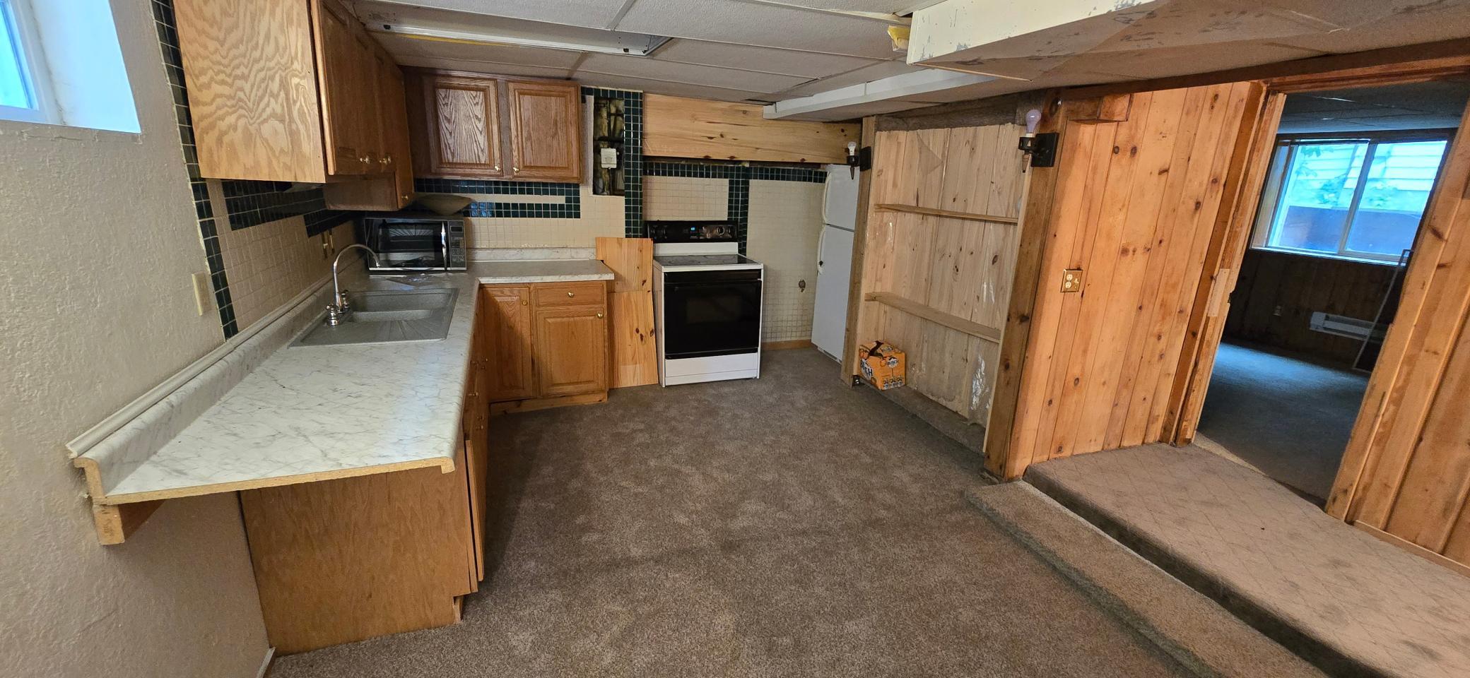 905 College Street N, Fargo ND 58102 - Photo 2 of 37
