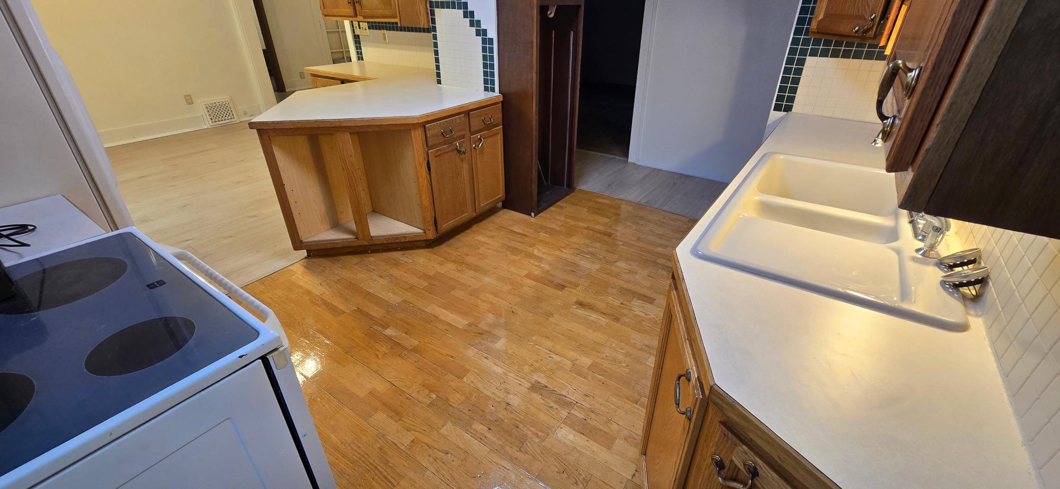 905 College Street N, Fargo ND 58102 - Photo 21 of 37