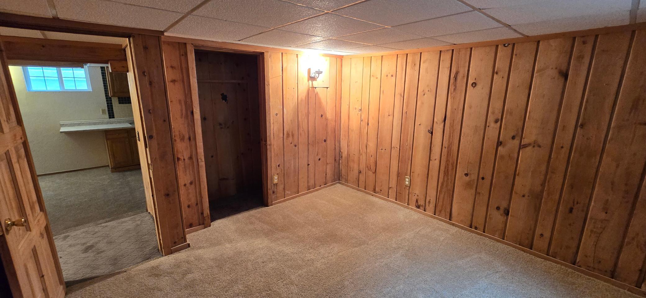 905 College Street N, Fargo ND 58102 - Photo 10 of 37