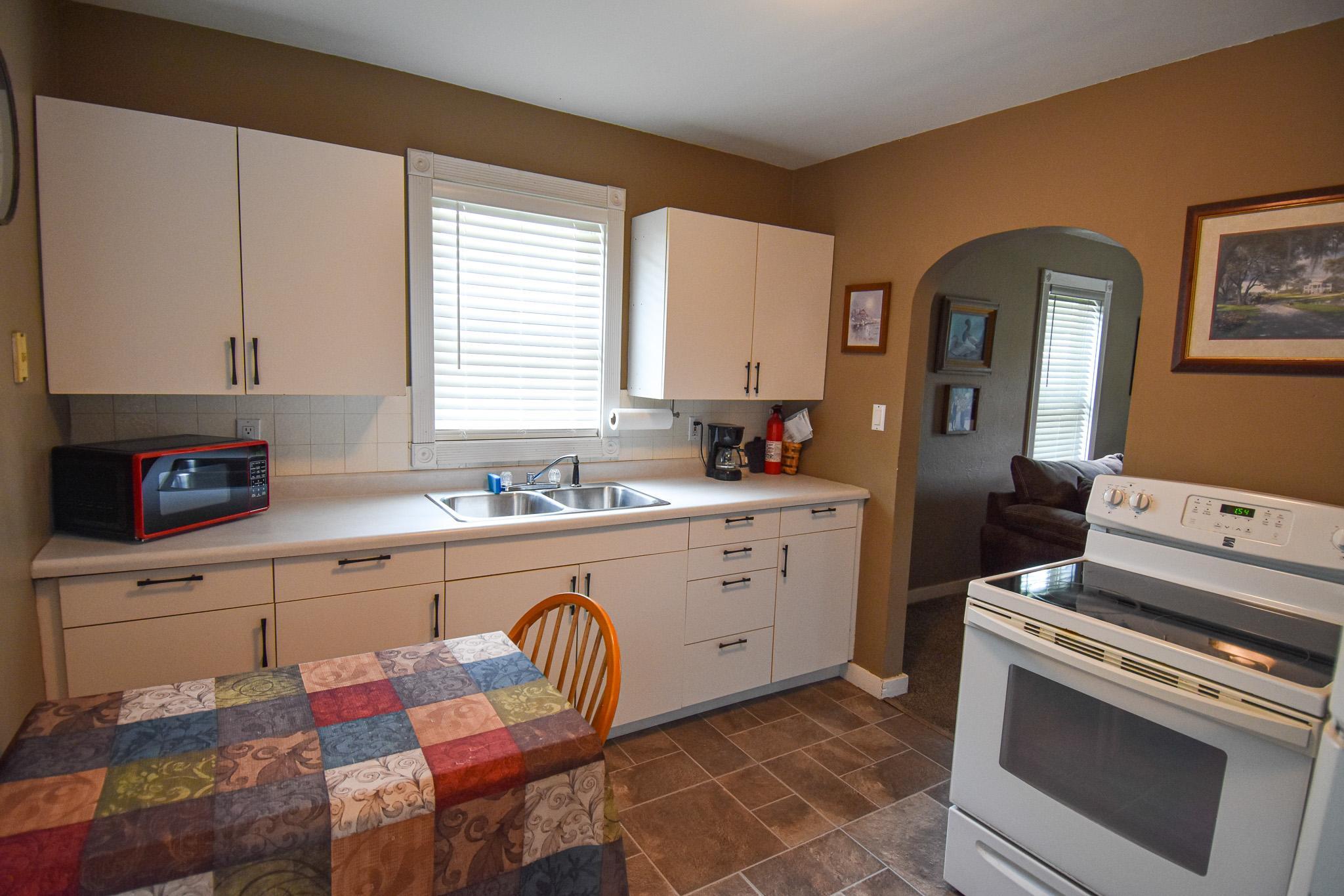 417 Kendall Avenue S, Thief River Falls MN 56701 - Photo 11 of 36