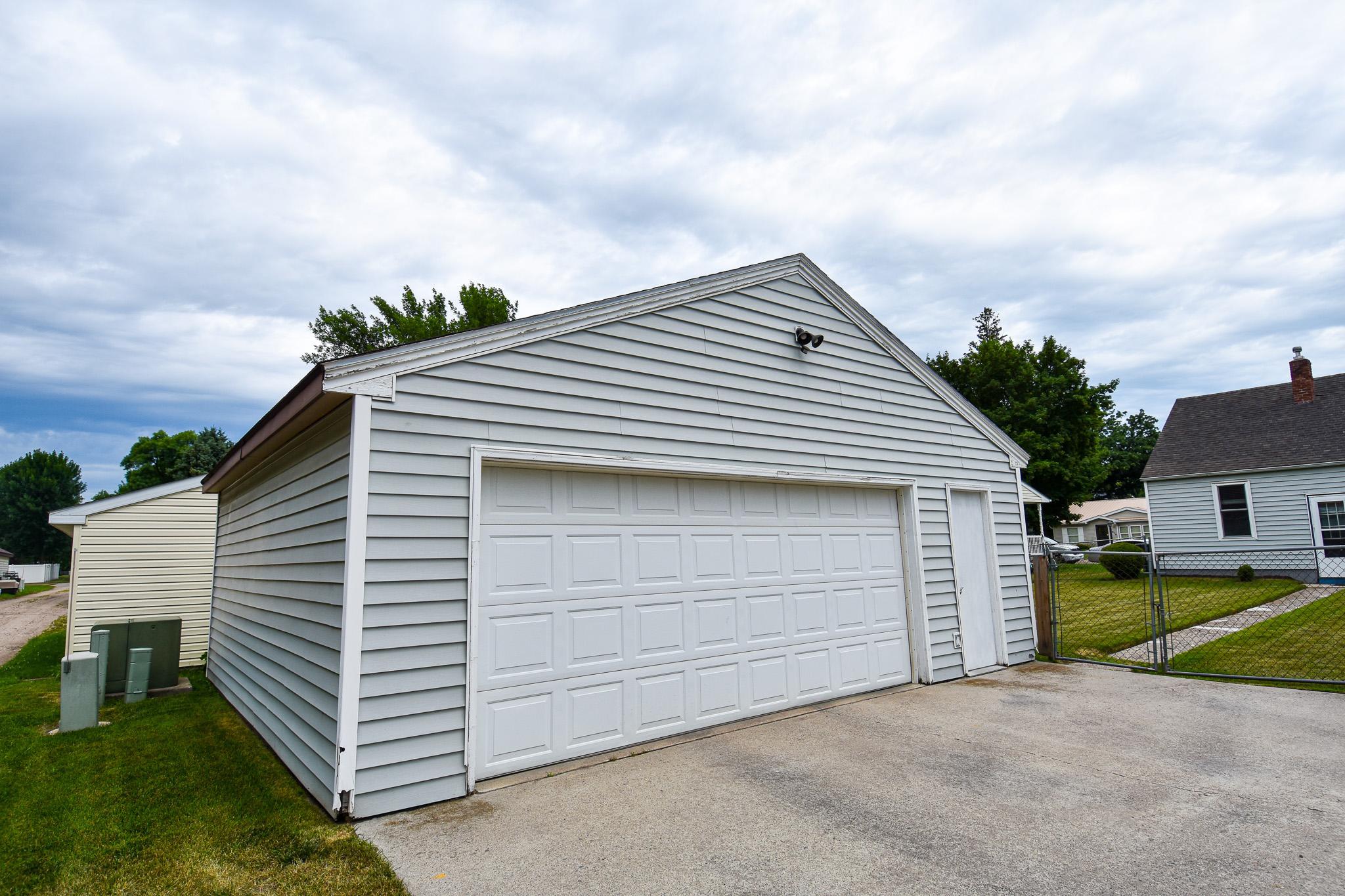 417 Kendall Avenue S, Thief River Falls MN 56701 - Photo 33 of 36