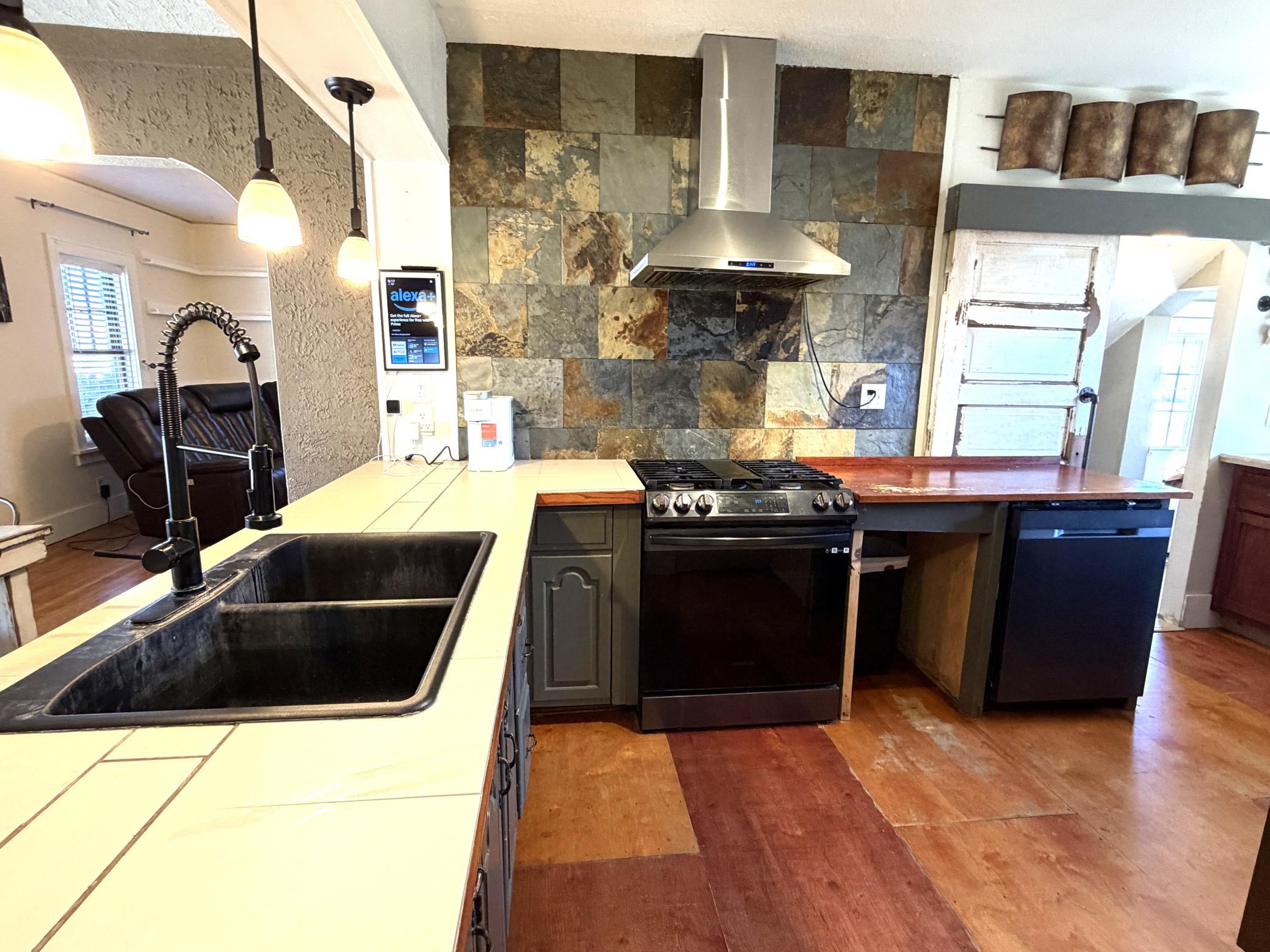 1930 single family home for sale at 207 S Johnson Avenue in Fosston, MN — 4 bed, 3 bath (photo 14 of 52)