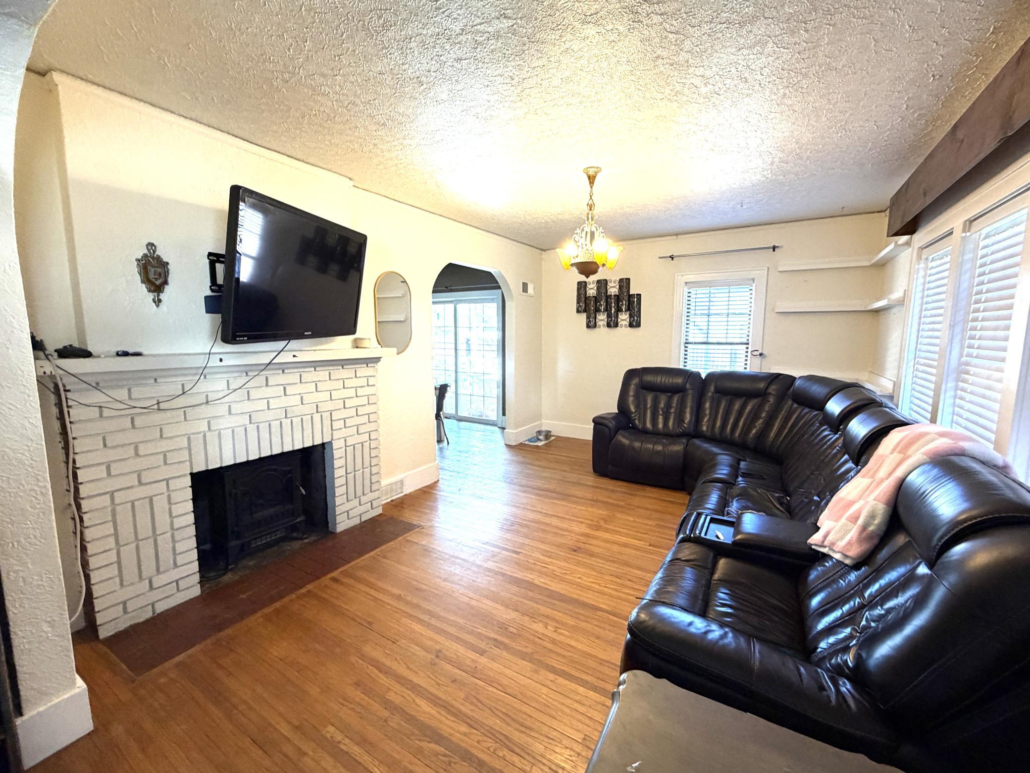 1930 single family home for sale at 207 S Johnson Avenue in Fosston, MN — 4 bed, 3 bath (photo 3 of 52)
