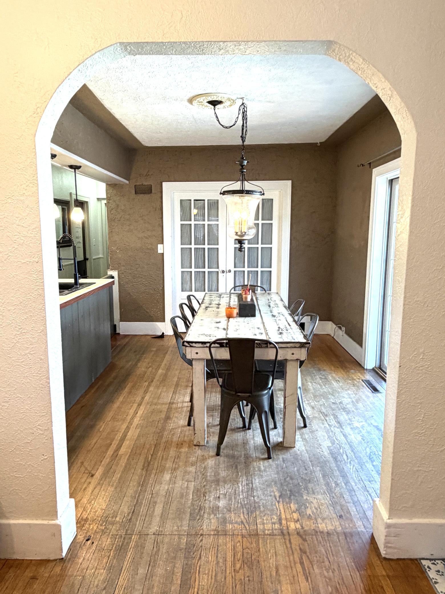 1930 single family home for sale at 207 S Johnson Avenue in Fosston, MN — 4 bed, 3 bath (photo 5 of 52)