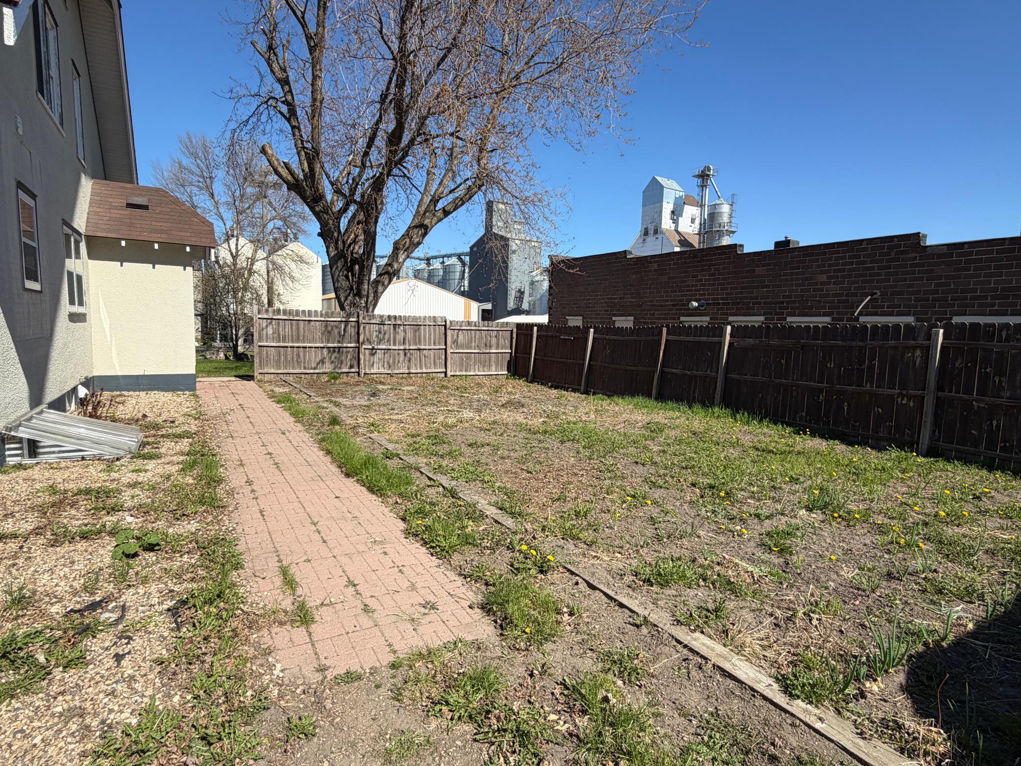 1930 single family home for sale at 207 S Johnson Avenue in Fosston, MN — 4 bed, 3 bath (photo 47 of 52)