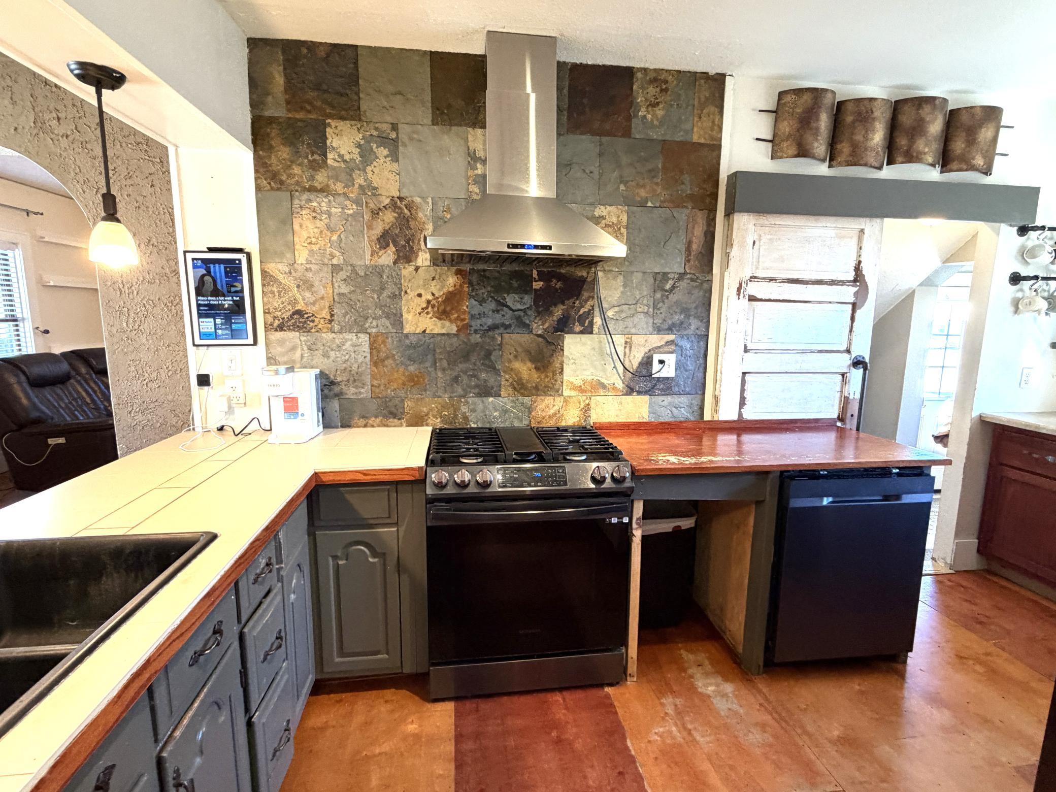 1930 single family home for sale at 207 S Johnson Avenue in Fosston, MN — 4 bed, 3 bath (photo 10 of 52)