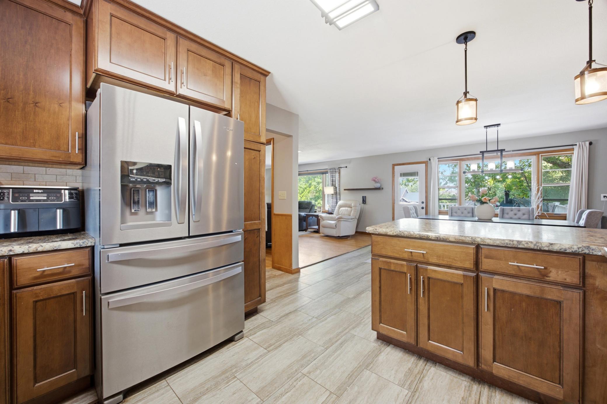 1964 single family home for sale at 250 4th Street in Arthur, ND — 4 bed, 2 bath (photo 11 of 42)
