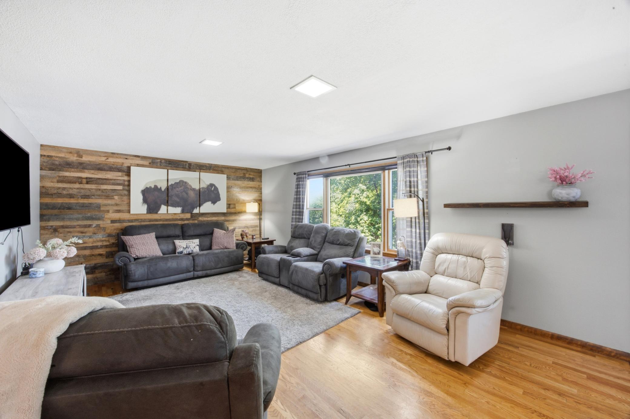 1964 single family home for sale at 250 4th Street in Arthur, ND — 4 bed, 2 bath (photo 5 of 42)