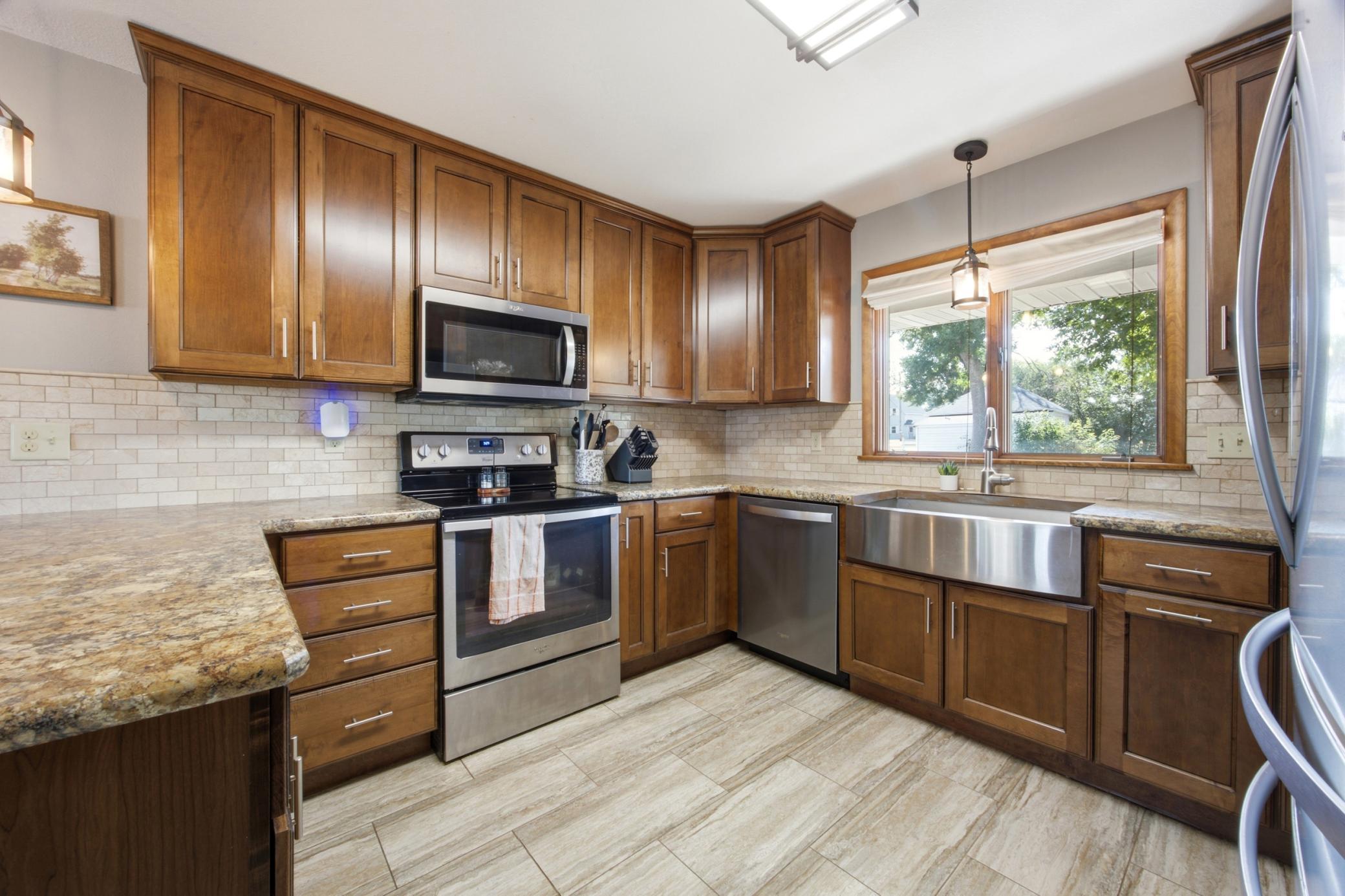 1964 single family home for sale at 250 4th Street in Arthur, ND — 4 bed, 2 bath (photo 9 of 42)