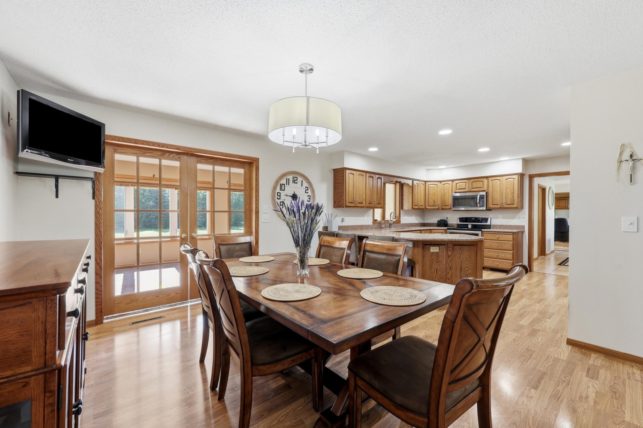 1991 single family home for sale at 6775 50th Avenue S in Sabin, MN — 4 bed, 4 bath (photo 12 of 57)