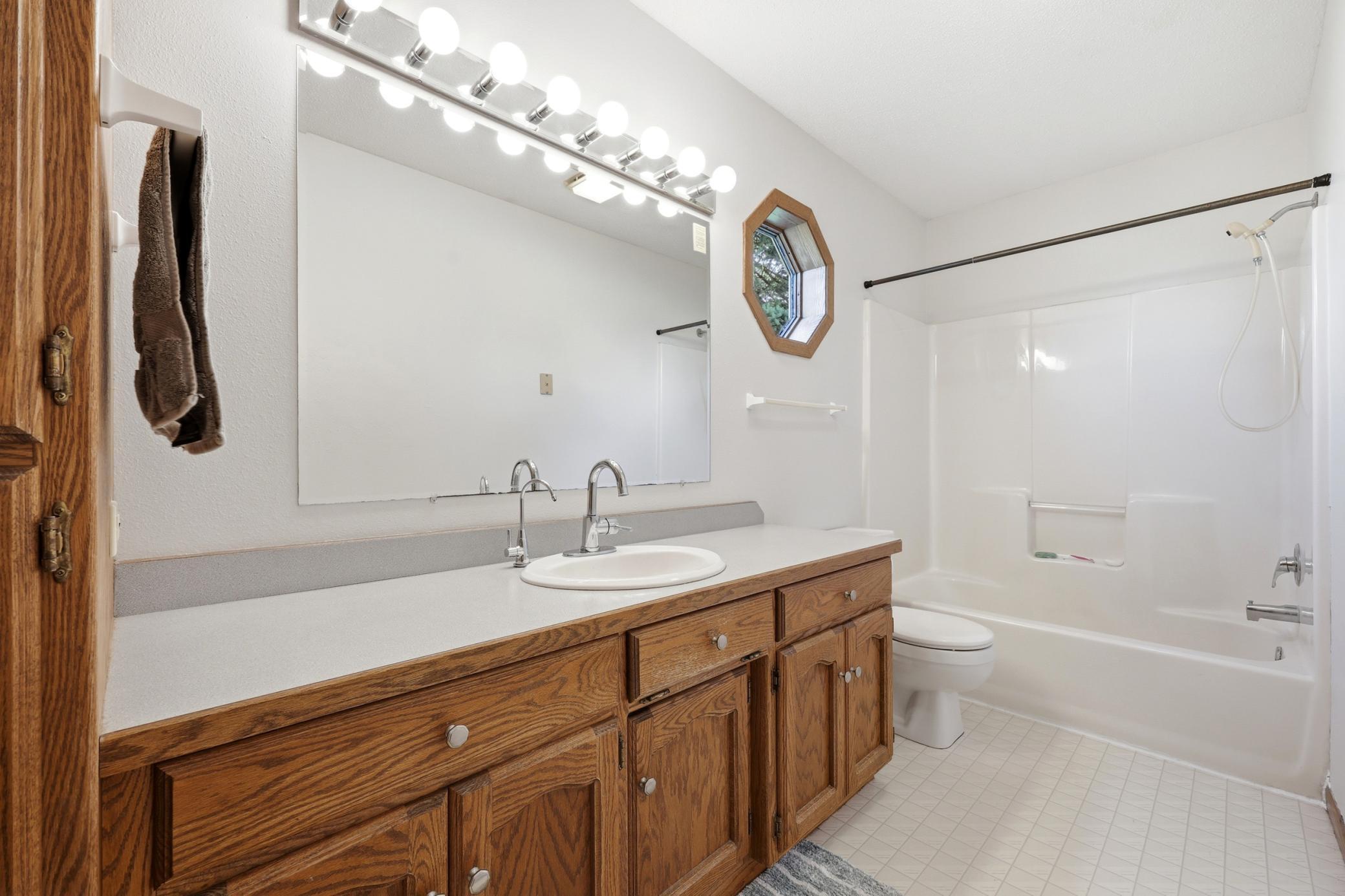 1991 single family home for sale at 6775 50th Avenue S in Sabin, MN — 4 bed, 4 bath (photo 20 of 57)