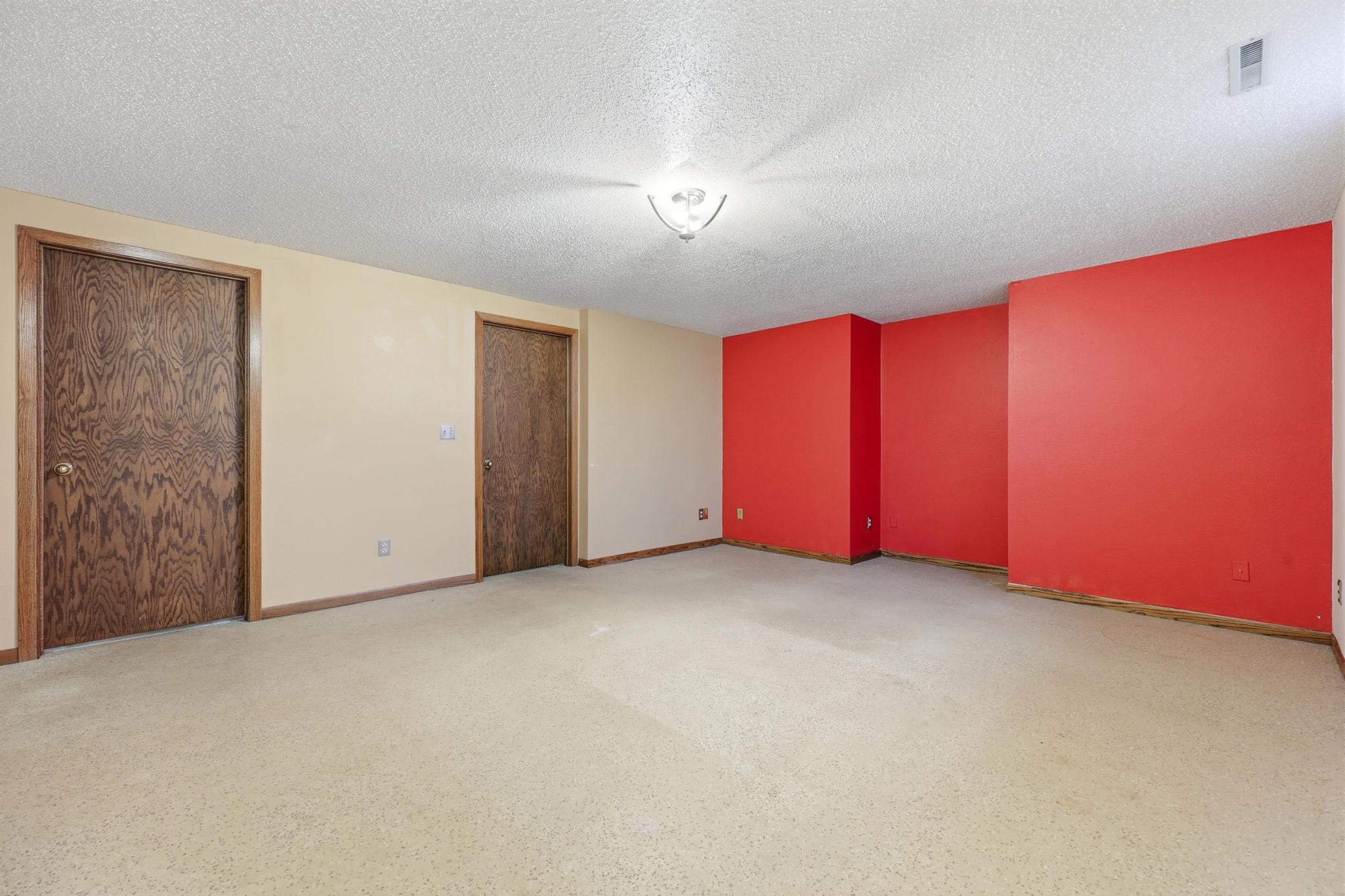 1991 single family home for sale at 6775 50th Avenue S in Sabin, MN — 4 bed, 4 bath (photo 37 of 57)