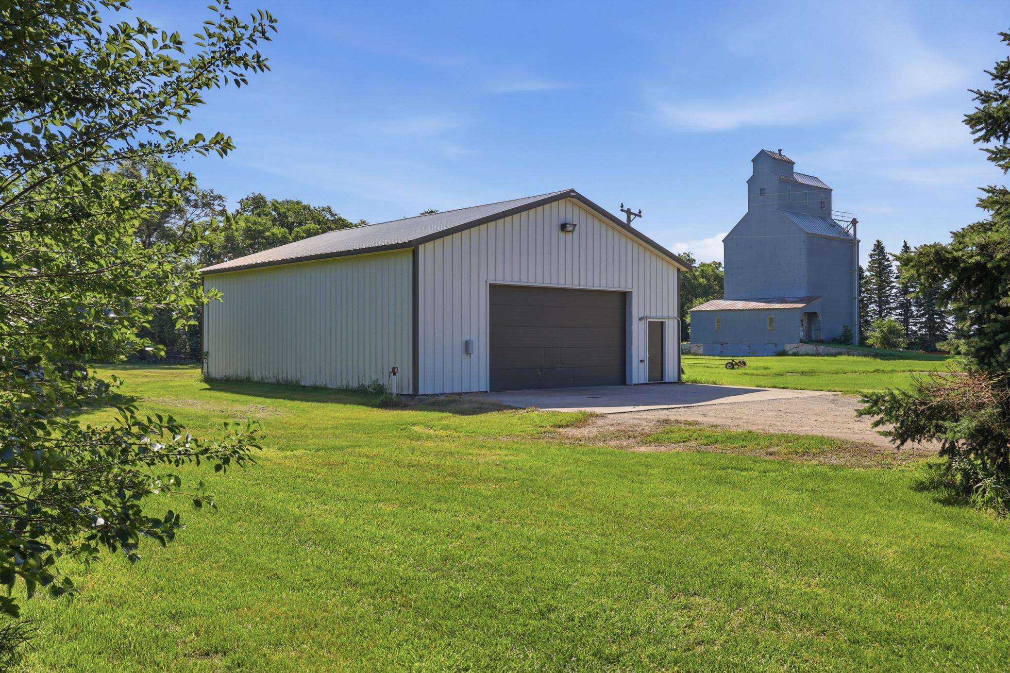 1991 single family home for sale at 6775 50th Avenue S in Sabin, MN — 4 bed, 4 bath (photo 48 of 57)