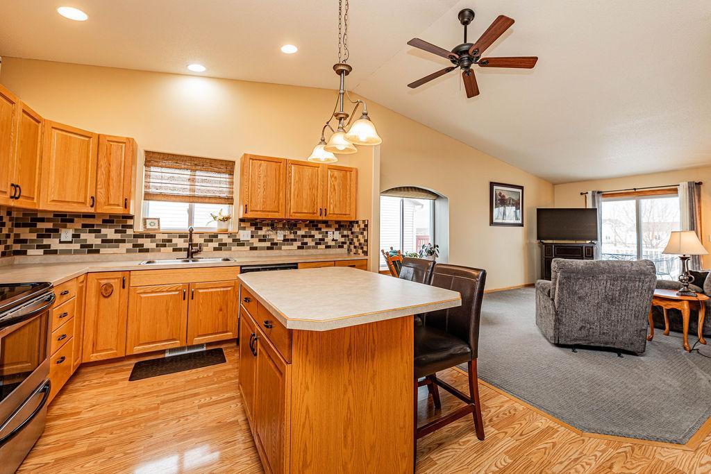 4291 39th Avenue S, Fargo ND 58104 - Photo 6 of 34