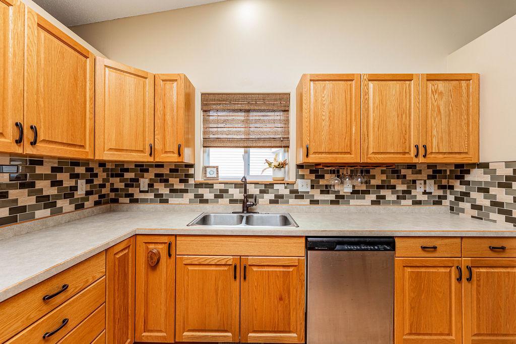4291 39th Avenue S, Fargo ND 58104 - Photo 8 of 34