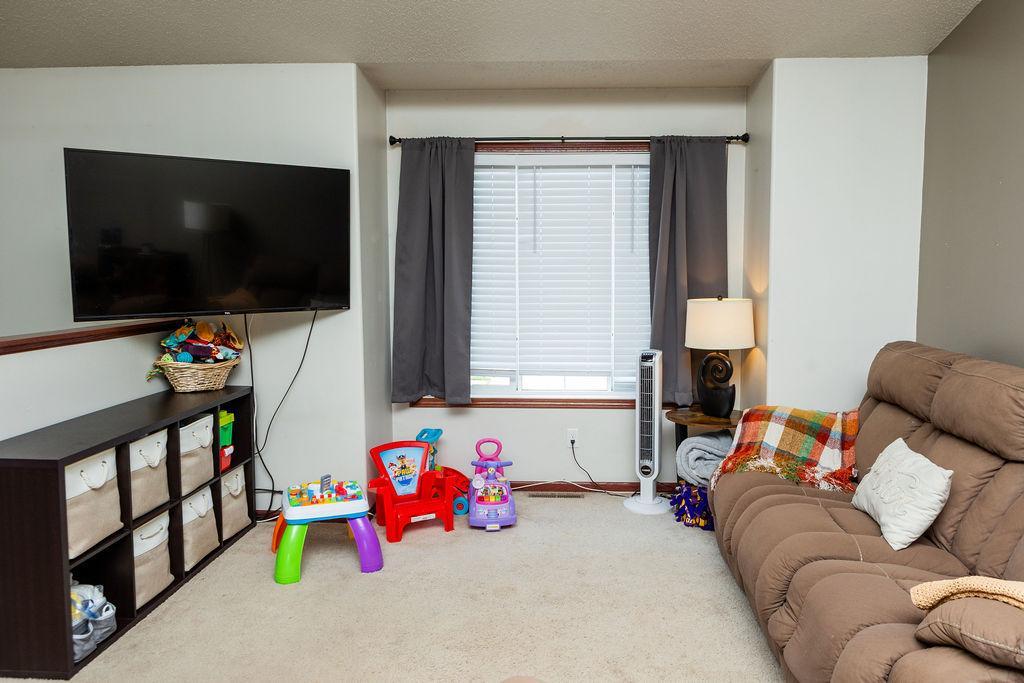 1028 39 Avenue W, West Fargo ND 58078 - Photo 7 of 44