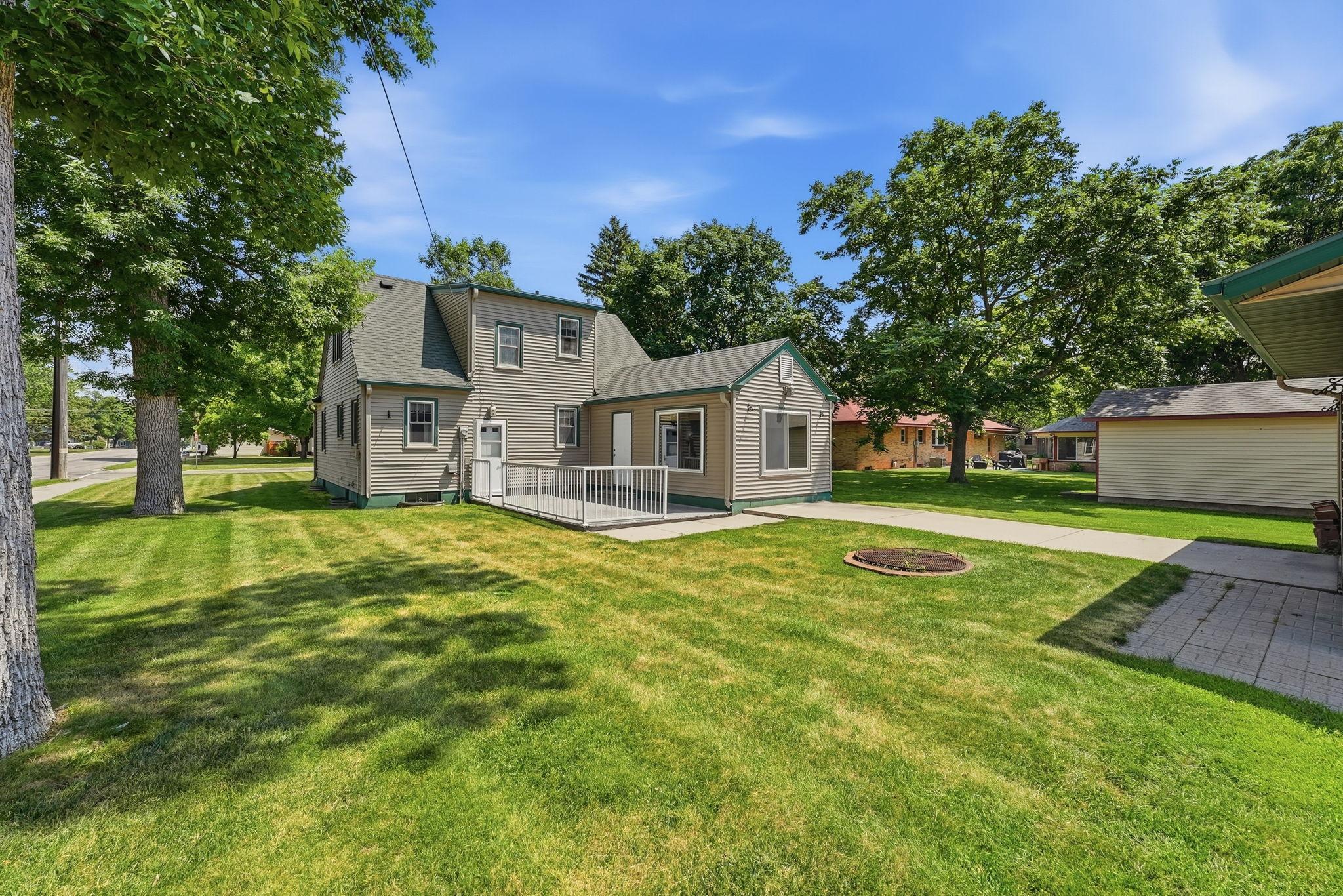 1942 single family home for sale at 1002 Cedar Street in Alexandria, MN — 4 bed, 3 bath (photo 44 of 61)