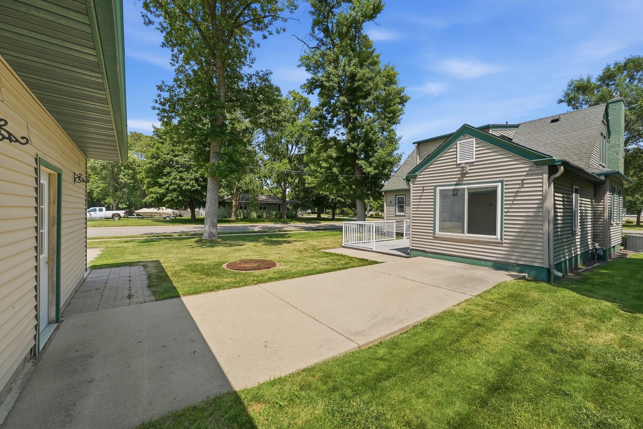 1942 single family home for sale at 1002 Cedar Street in Alexandria, MN — 4 bed, 3 bath (photo 47 of 61)