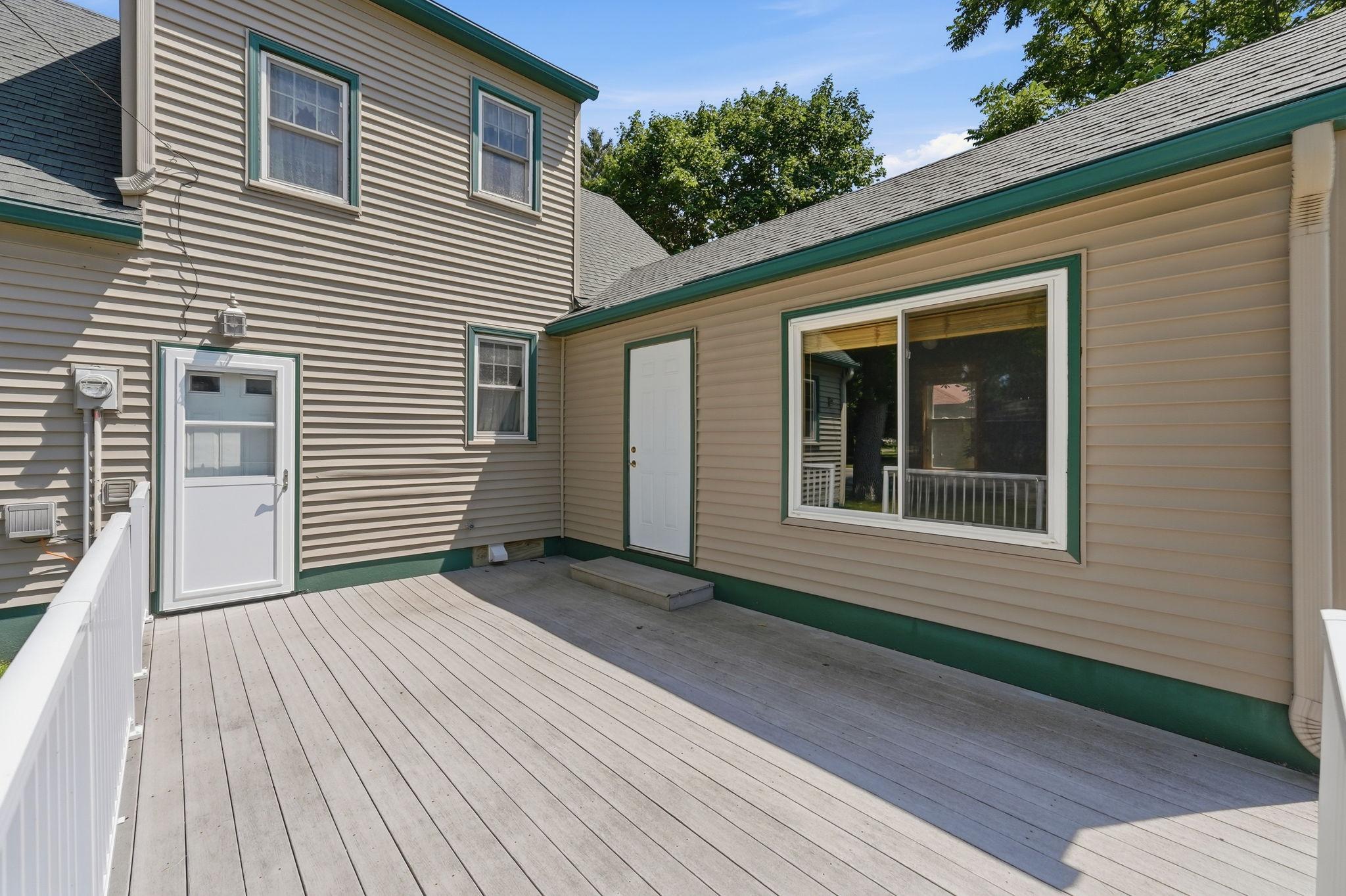 1942 single family home for sale at 1002 Cedar Street in Alexandria, MN — 4 bed, 3 bath (photo 48 of 61)