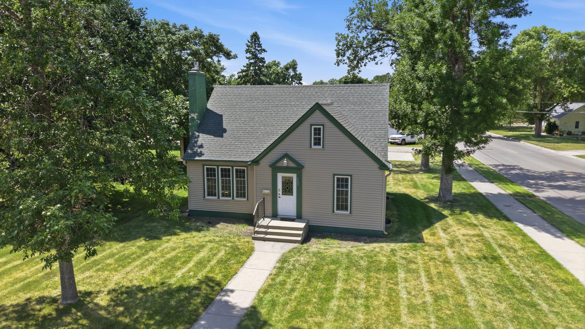 1942 single family home for sale at 1002 Cedar Street in Alexandria, MN — 4 bed, 3 bath (photo 51 of 61)