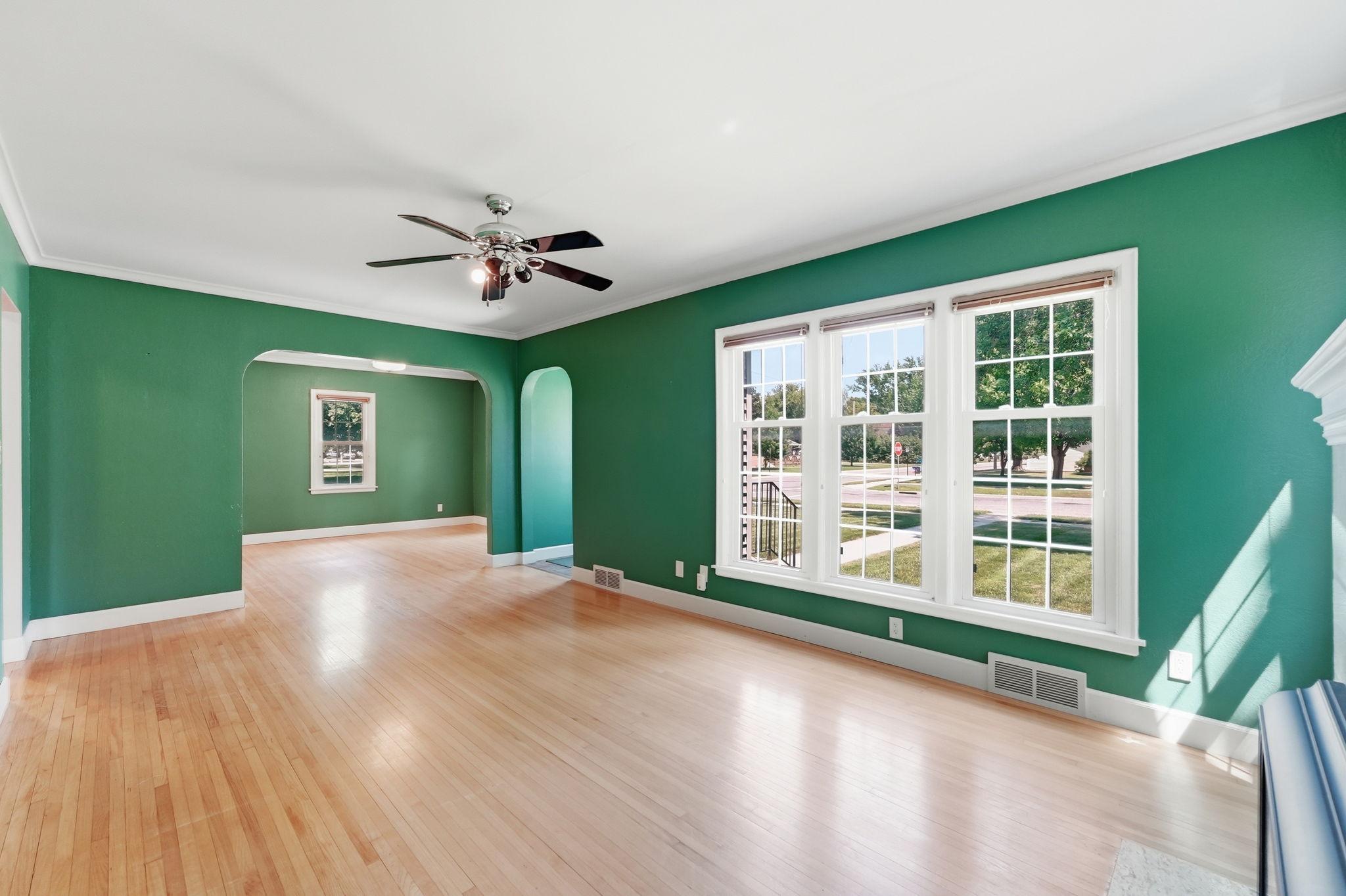 1942 single family home for sale at 1002 Cedar Street in Alexandria, MN — 4 bed, 3 bath (photo 8 of 61)