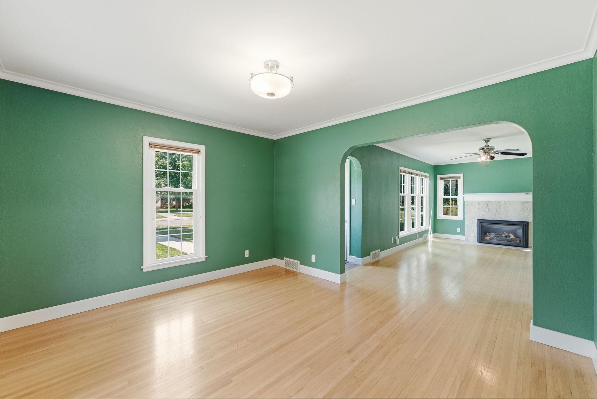 1942 single family home for sale at 1002 Cedar Street in Alexandria, MN — 4 bed, 3 bath (photo 10 of 61)