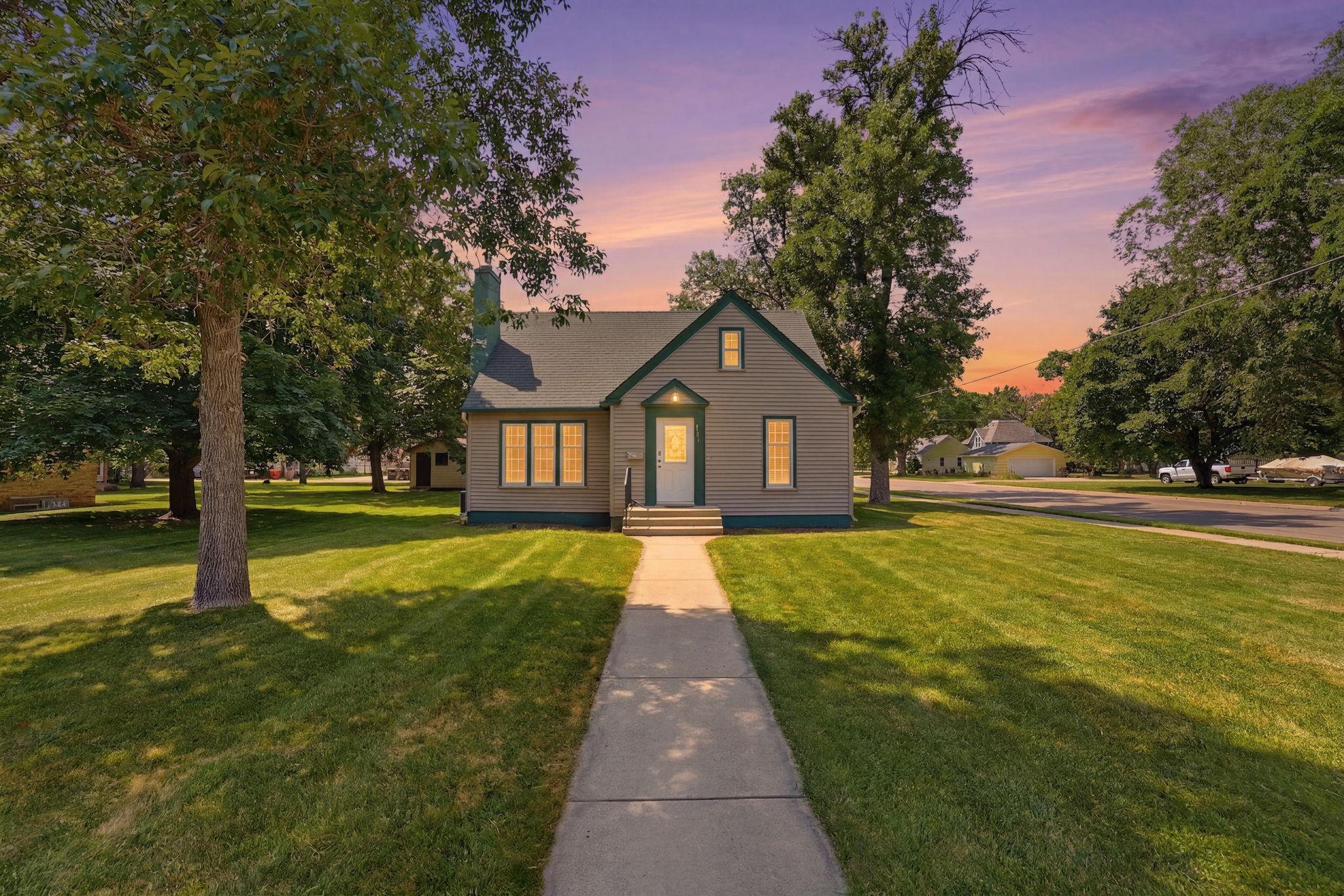 1942 single family home for sale at 1002 Cedar Street in Alexandria, MN — 4 bed, 3 bath