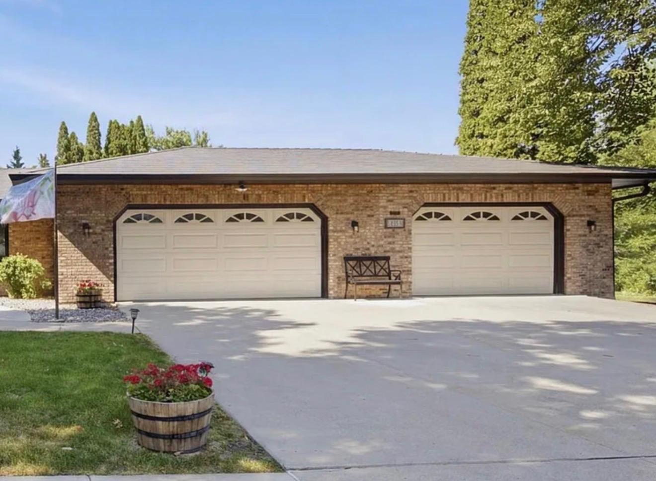 1974 single family home for sale at 42 36th Avenue N in Fargo, ND — 5 bed, 3 bath (photo 36 of 44)