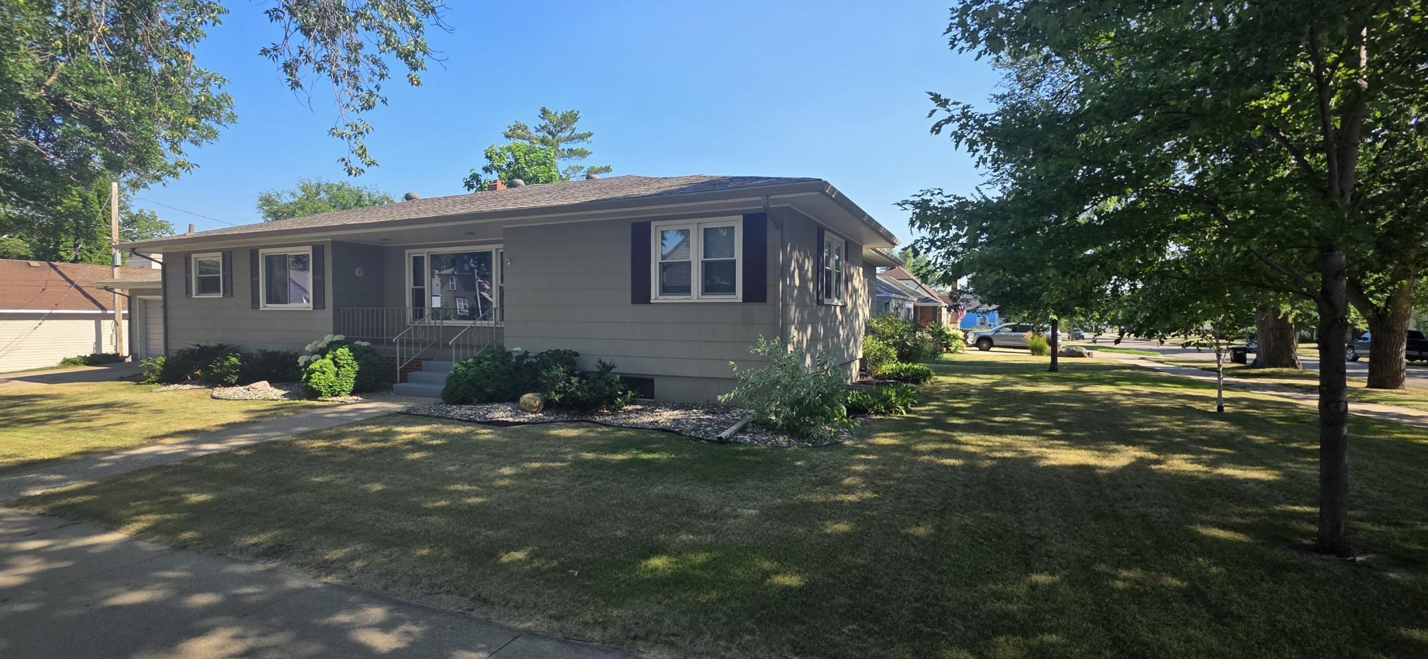 351 5th Street NW, Valley City ND 58072 - Photo 2 of 56