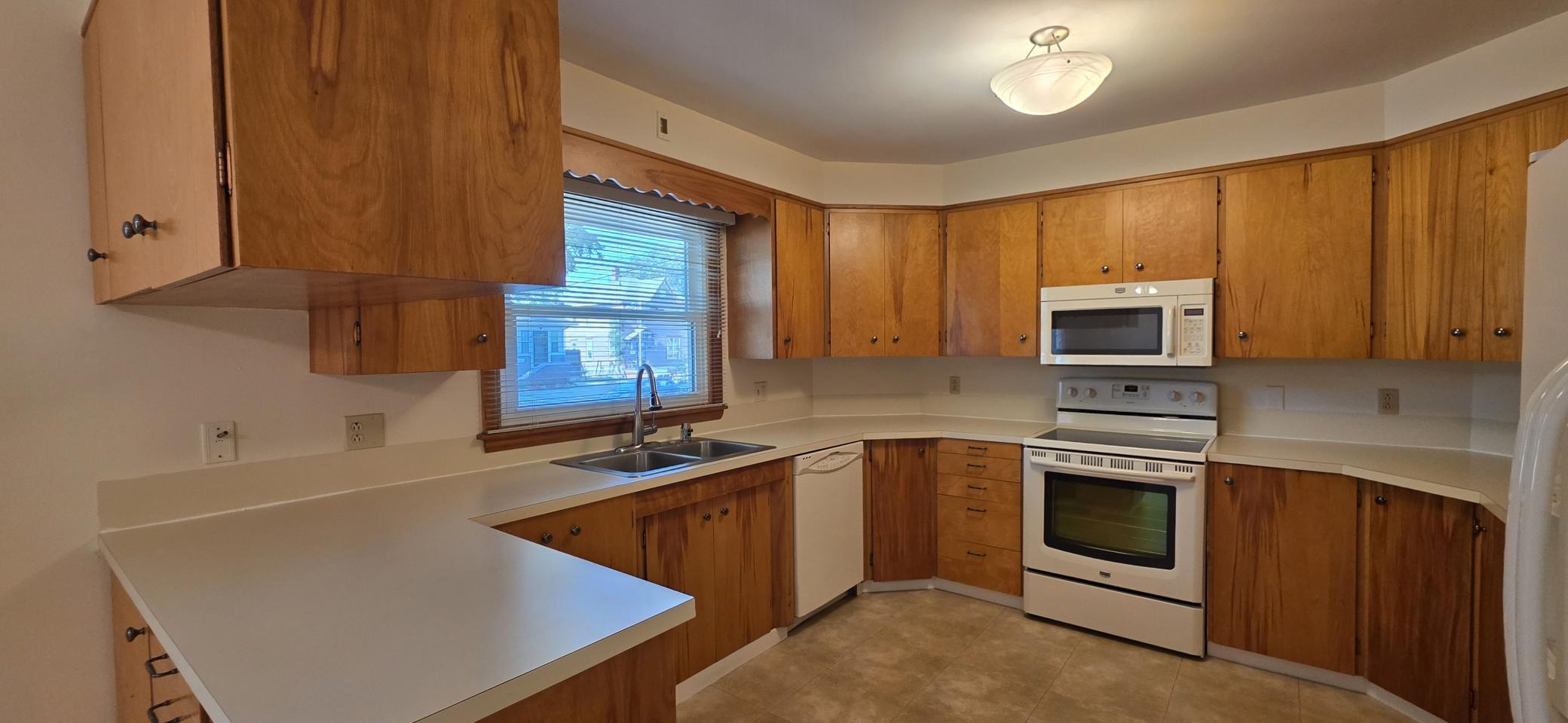 351 5th Street NW, Valley City ND 58072 - Photo 7 of 56