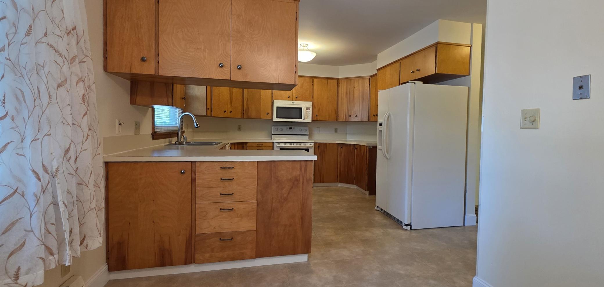 351 5th Street NW, Valley City ND 58072 - Photo 8 of 56
