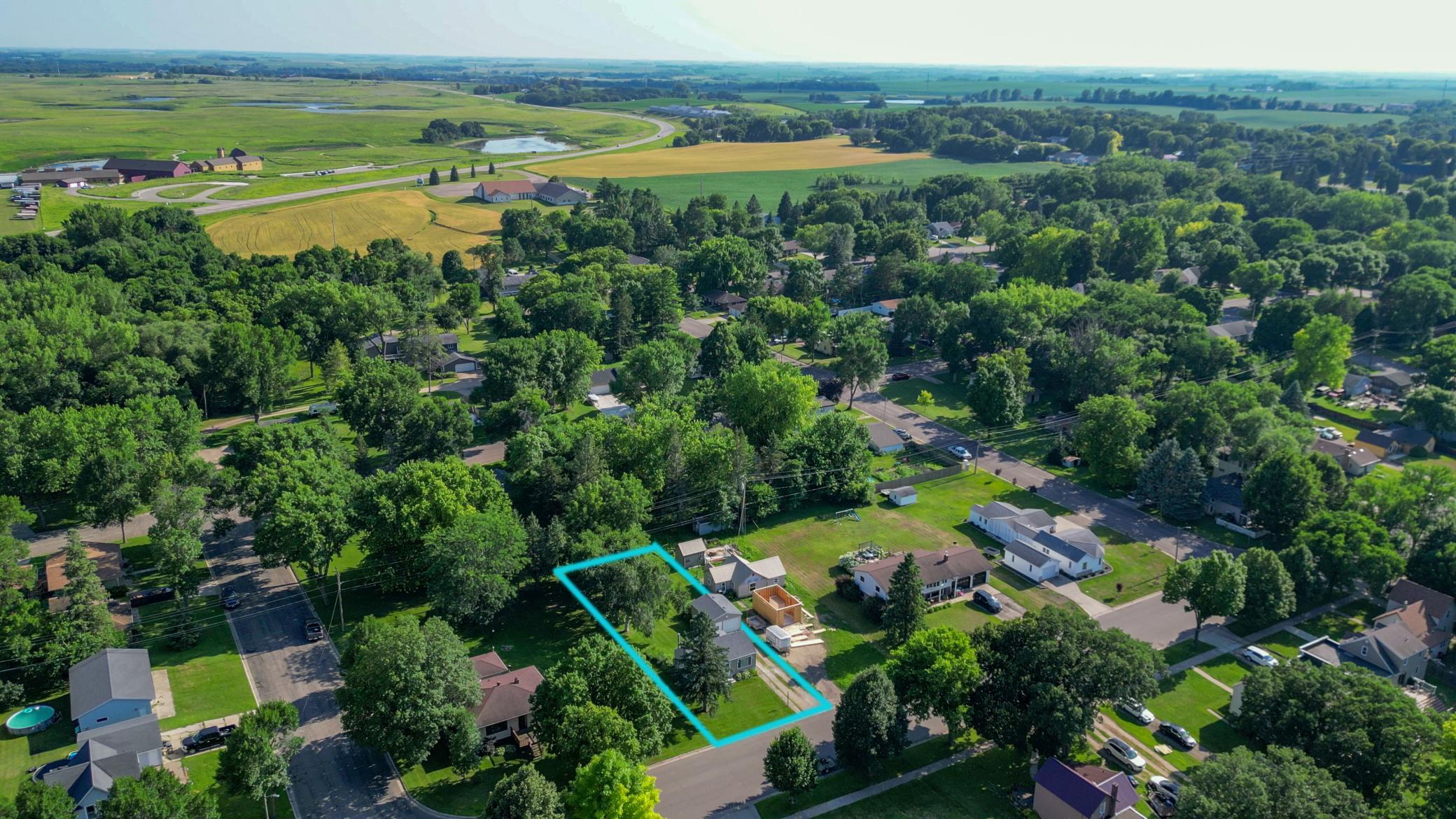 620 E Adolphus Avenue, Fergus Falls MN 56537 - Photo 5 of 9