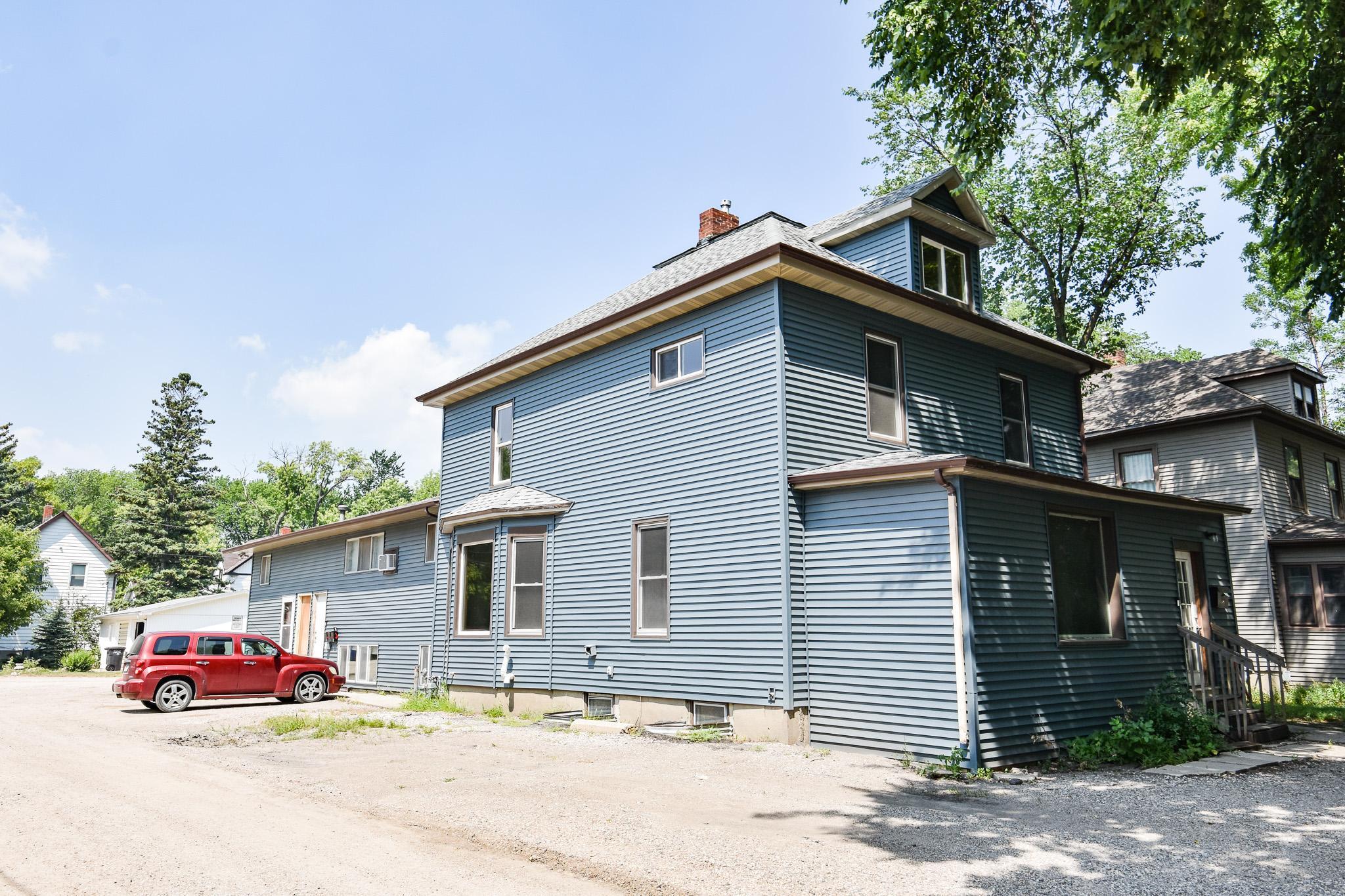 1114 UNIVERSITY Drive N, Fargo ND 58102 - Photo 3 of 39