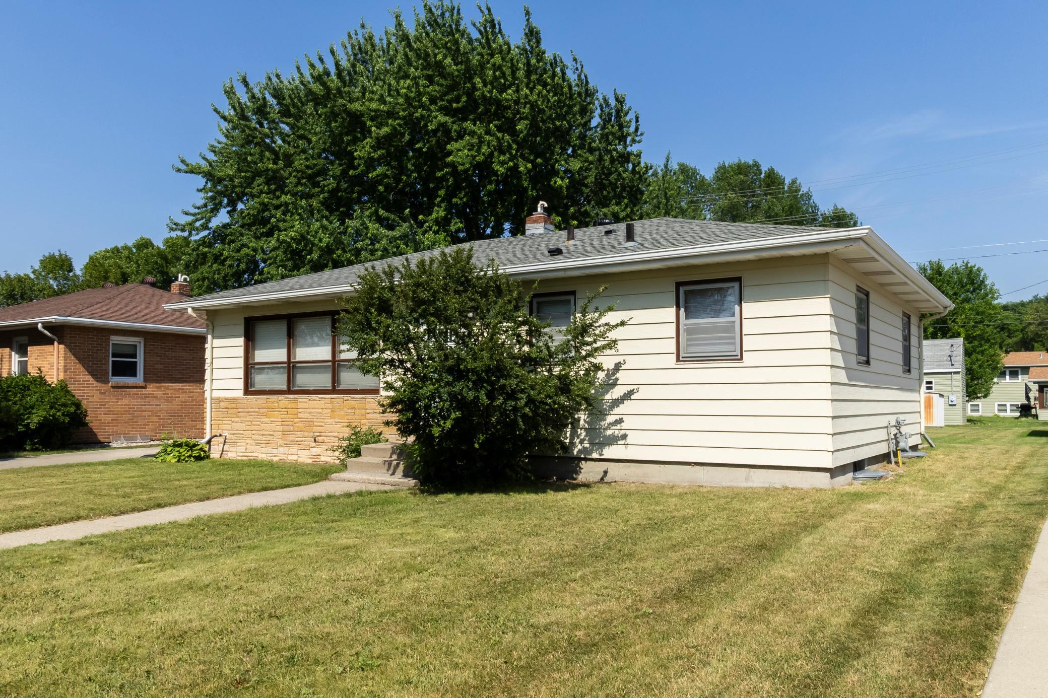 1618 17th Street S, Fargo ND 58103 - Photo 3 of 79