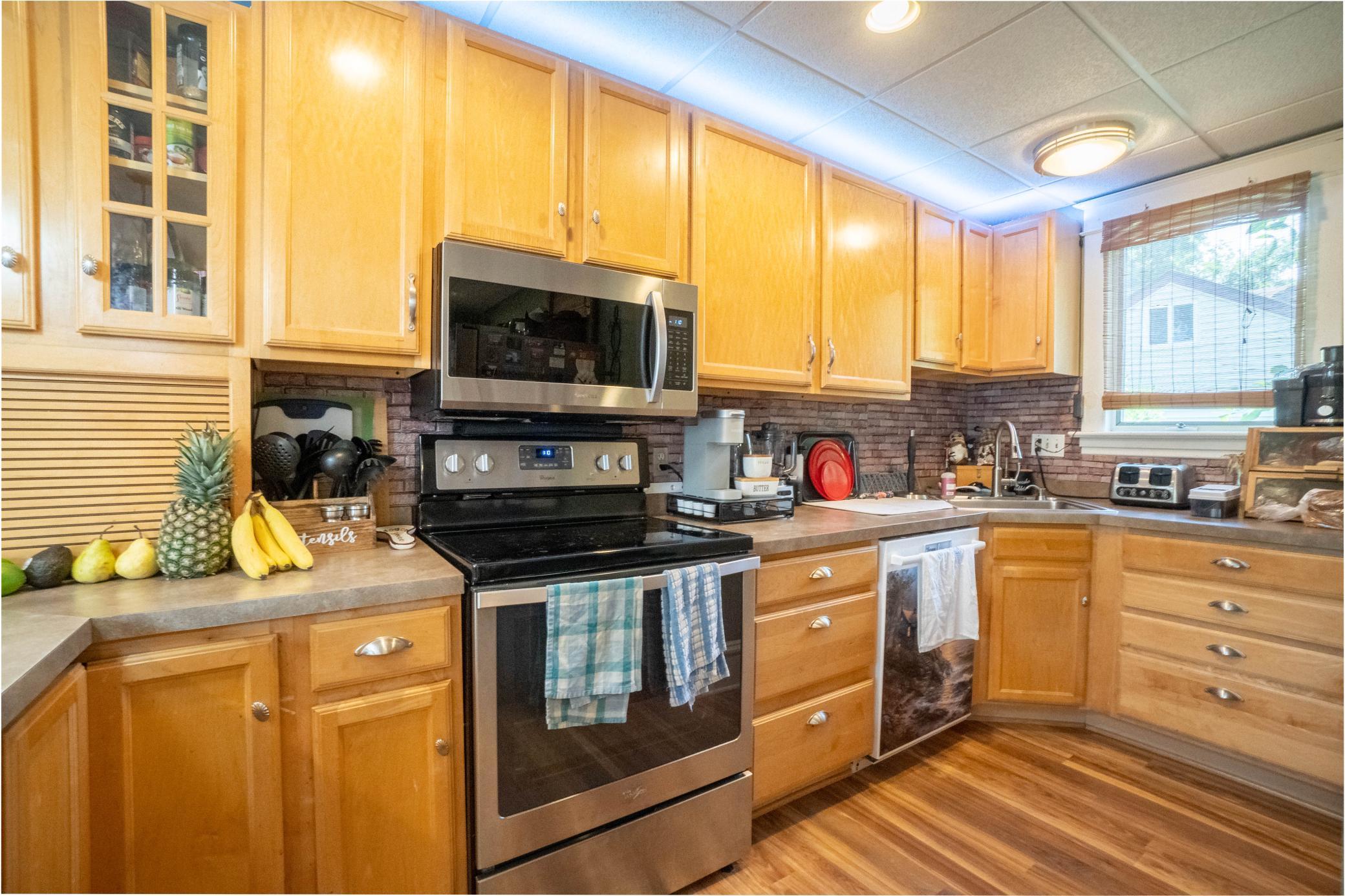 411 E Gustavus Avenue, Fergus Falls MN 56537 - Photo 11 of 41