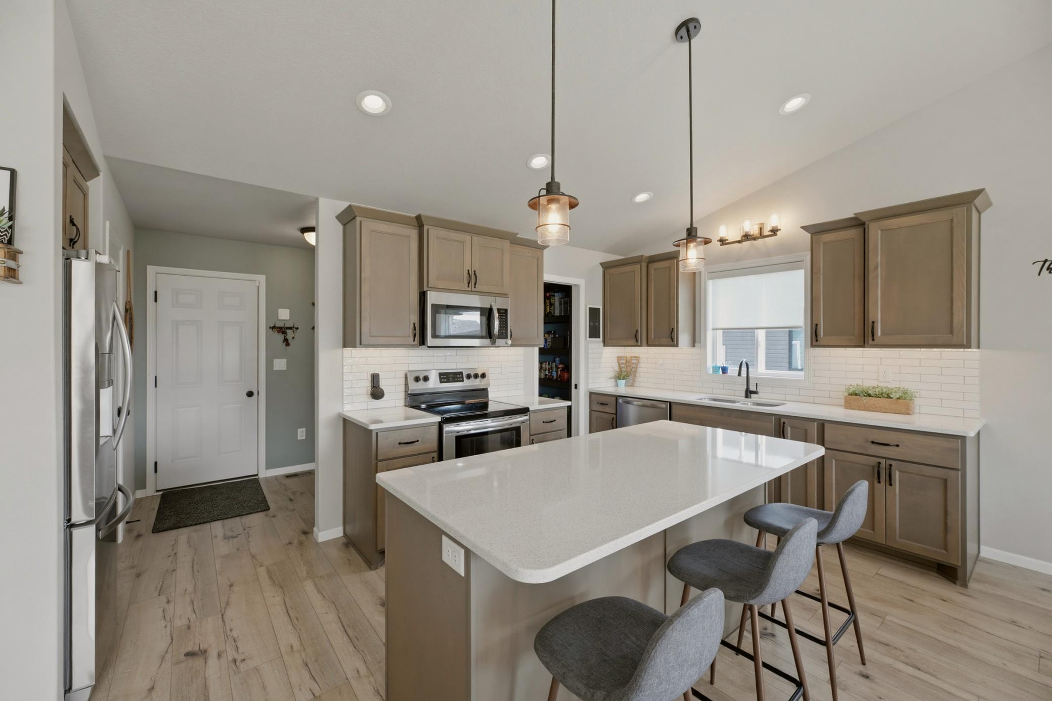 3745 Merrifield Drive S, Fargo ND 58104 - Photo 8 of 32