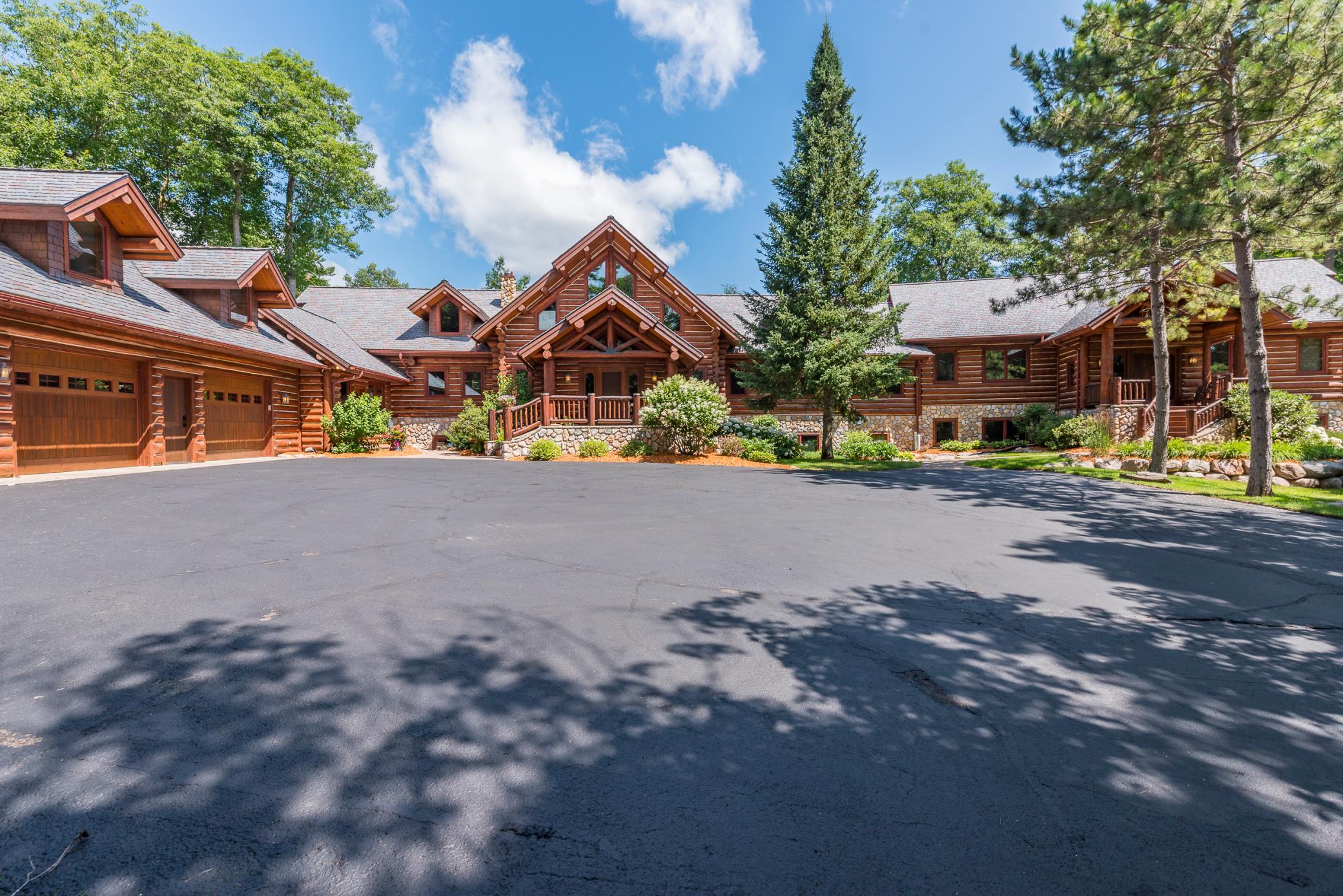 1998 single family home for sale at 2468 Maple Drive SW in Nisswa, MN — 6 bed, 9 bath (photo 2 of 61)