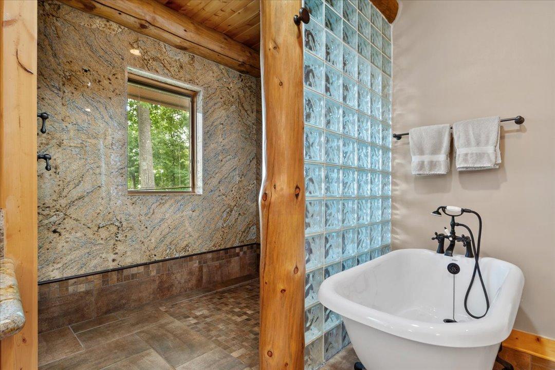 1998 single family home for sale at 2468 Maple Drive SW in Nisswa, MN — 6 bed, 9 bath (photo 24 of 61)