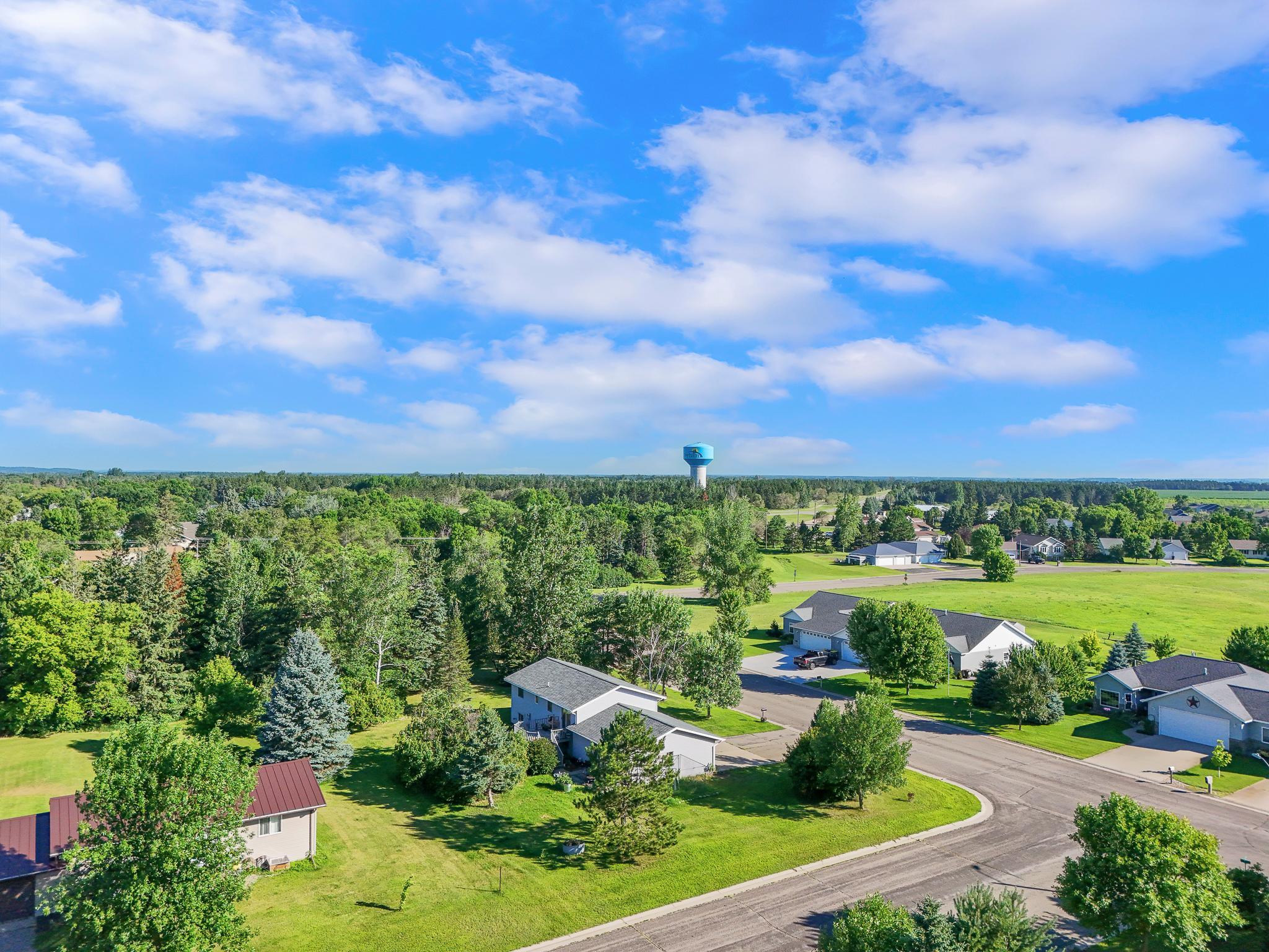 380 7th St NE, Perham MN 56573 - Photo 4 of 29
