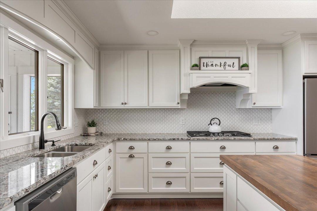 1969 single family home for sale at 22609 Hole In The Day Drive in Nisswa, MN — 5 bed, 3 bath (photo 14 of 47)