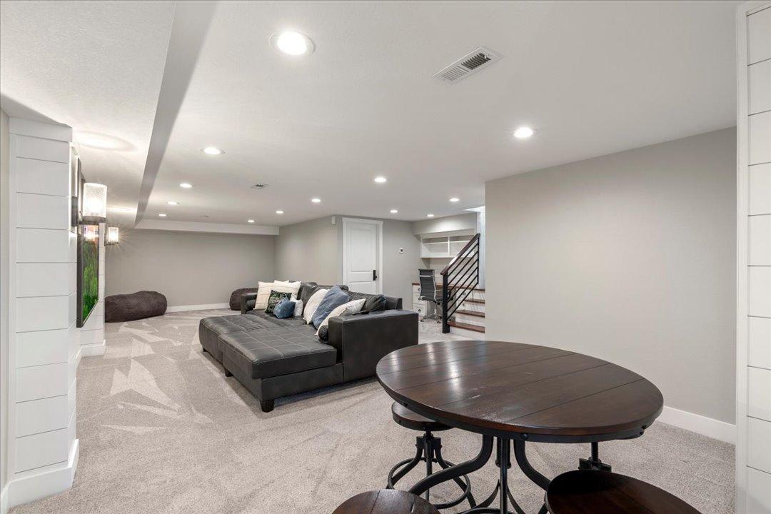1969 single family home for sale at 22609 Hole In The Day Drive in Nisswa, MN — 5 bed, 3 bath (photo 38 of 47)