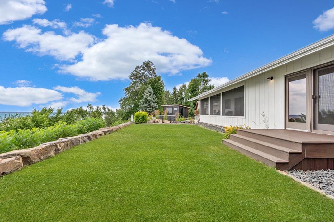 1969 single family home for sale at 22609 Hole In The Day Drive in Nisswa, MN — 5 bed, 3 bath (photo 6 of 47)