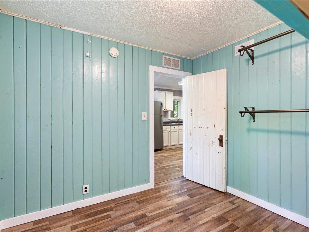 1960 single family home for sale at 8633 Interlachen Road in Nisswa, MN — 2 bed, 1 bath (photo 12 of 23)