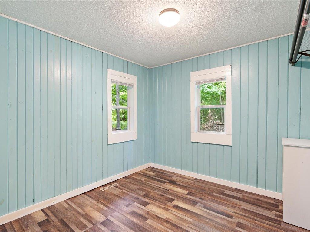 1960 single family home for sale at 8633 Interlachen Road in Nisswa, MN — 2 bed, 1 bath (photo 13 of 23)