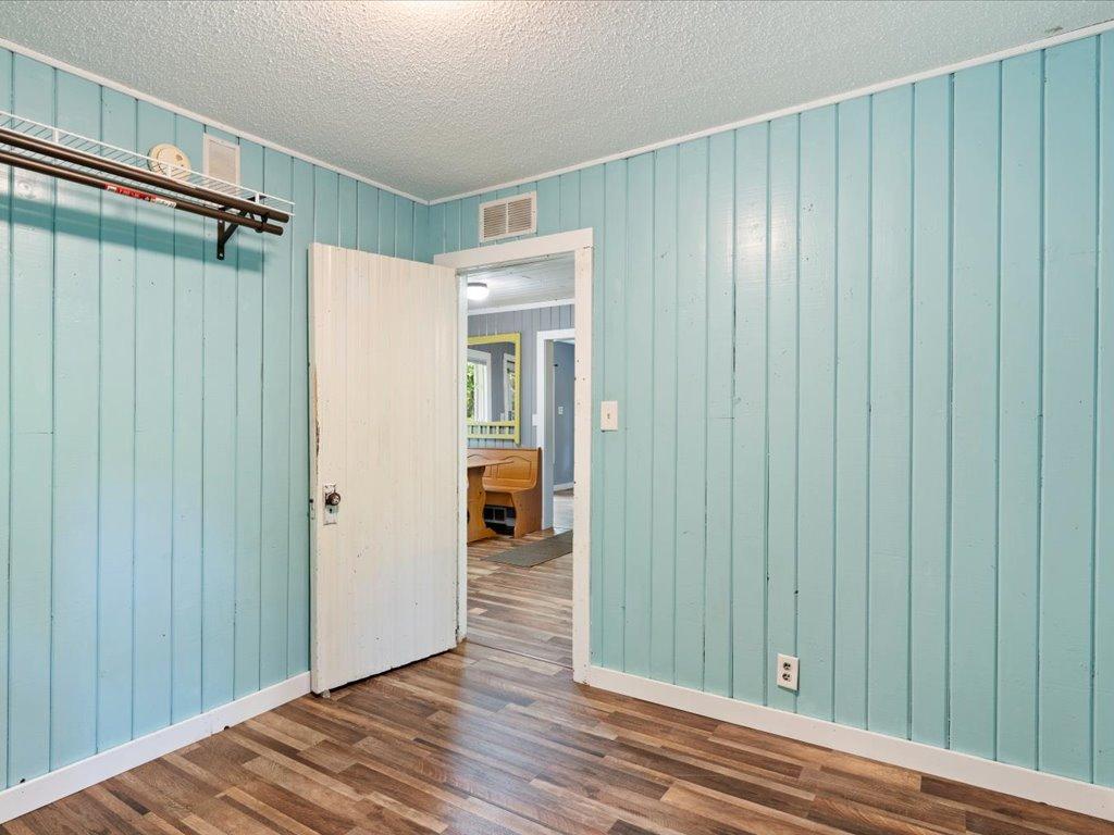 1960 single family home for sale at 8633 Interlachen Road in Nisswa, MN — 2 bed, 1 bath (photo 14 of 23)