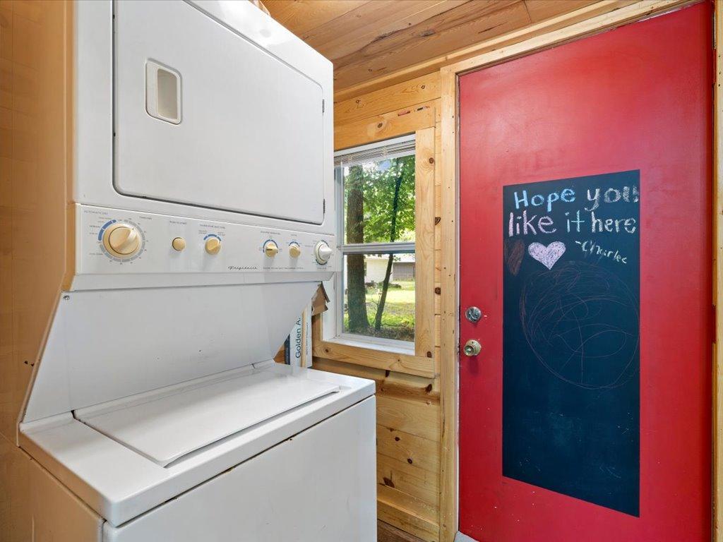 1960 single family home for sale at 8633 Interlachen Road in Nisswa, MN — 2 bed, 1 bath (photo 15 of 23)