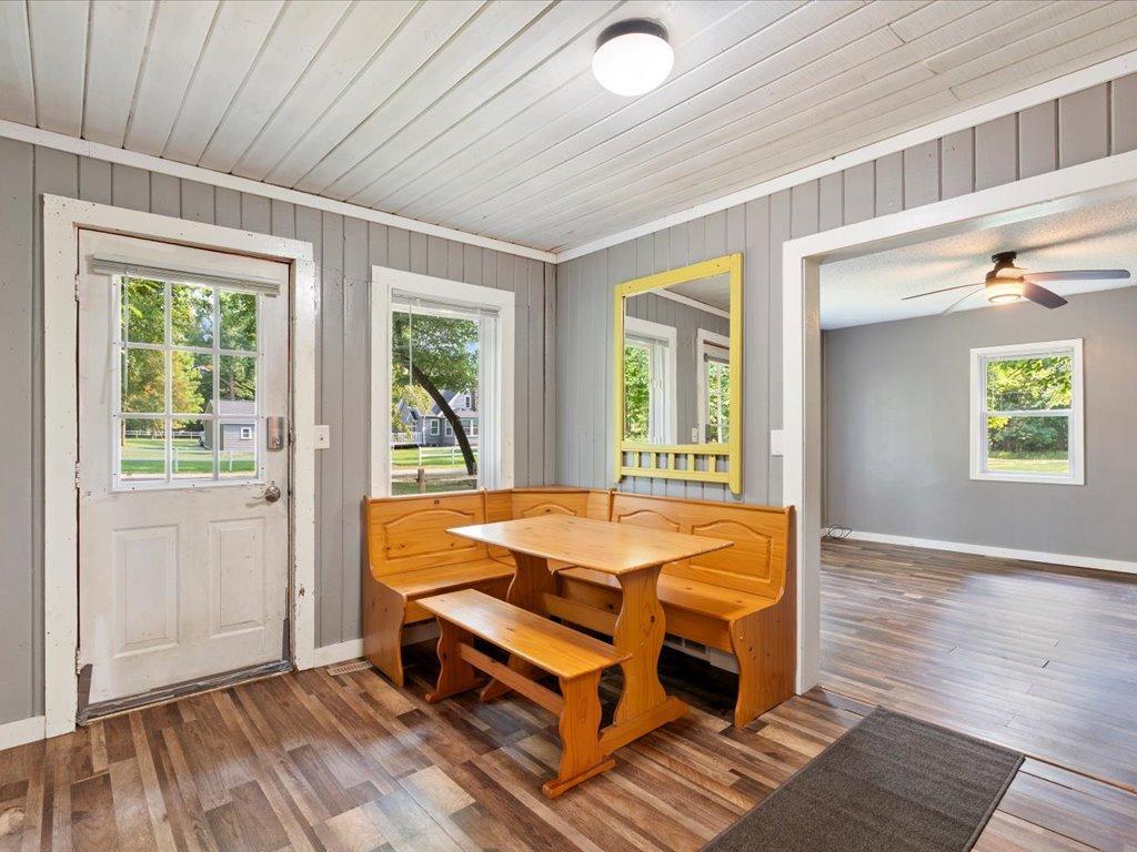 1960 single family home for sale at 8633 Interlachen Road in Nisswa, MN — 2 bed, 1 bath (photo 5 of 23)