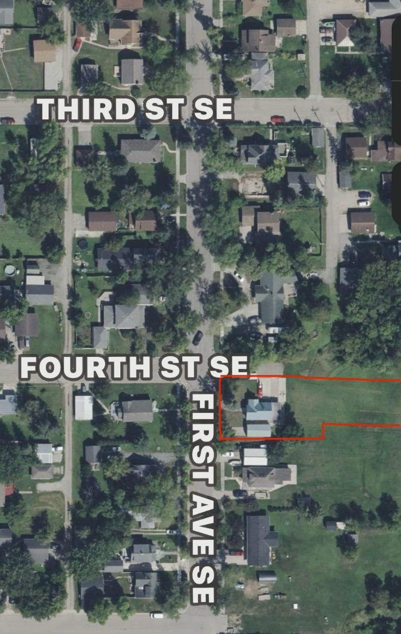 1935 single family home for sale at 502 1st Avenue SE in Baudette, MN — 5 bed, 2 bath (photo 10 of 12)