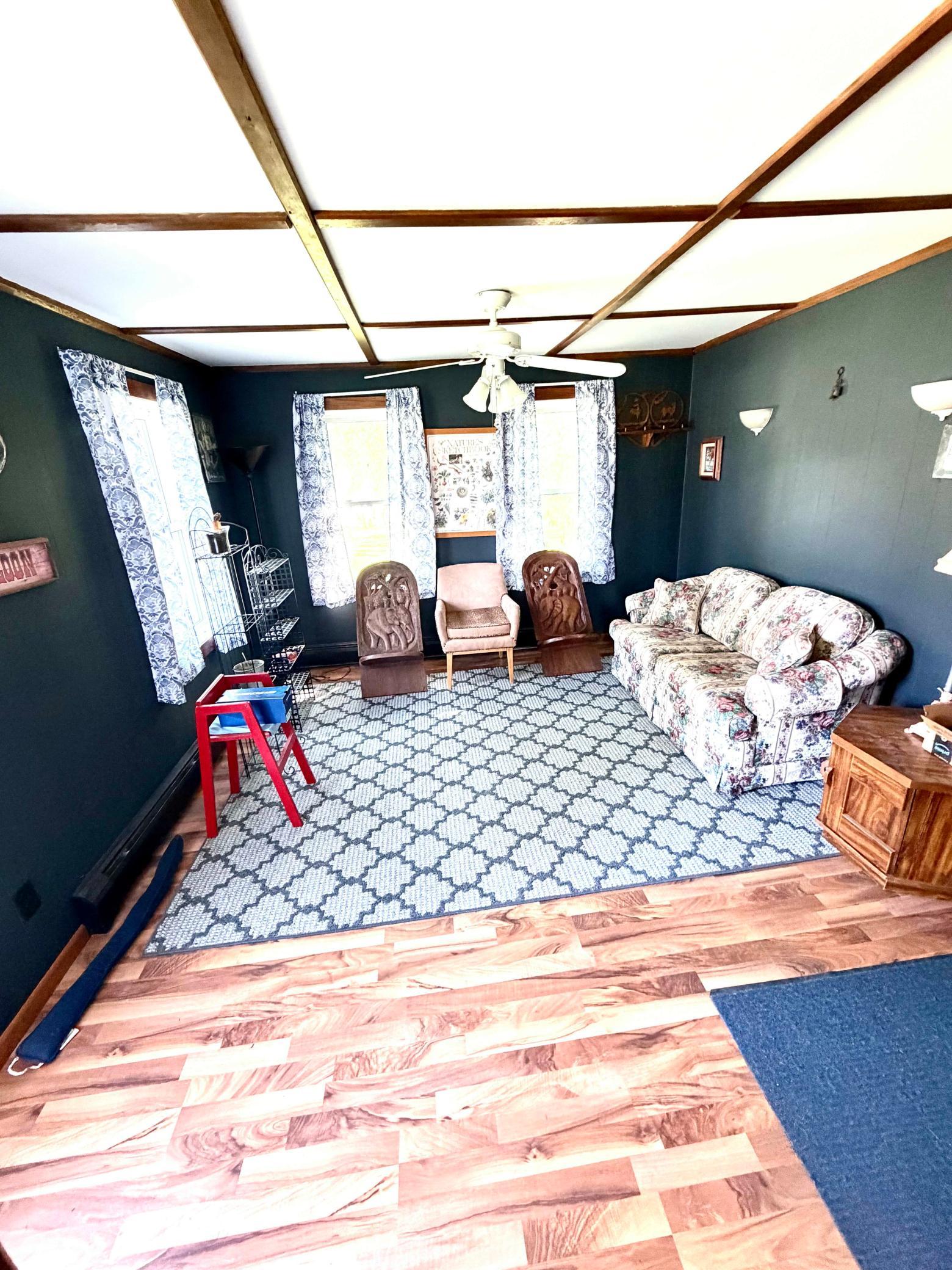 1889 single family home for sale at 318 2nd Street SE in Hallock, MN — 3 bed, 2 bath (photo 11 of 25)