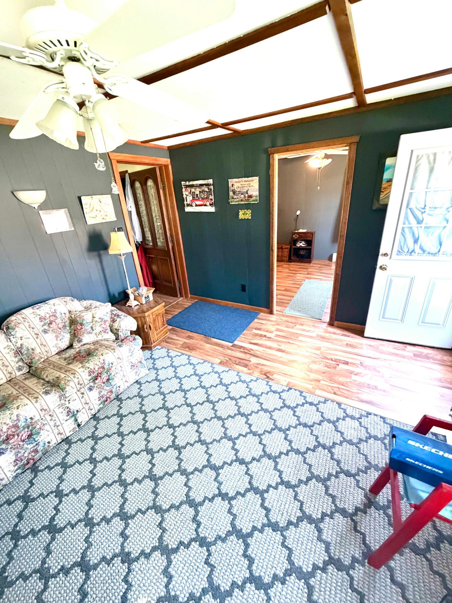 1889 single family home for sale at 318 2nd Street SE in Hallock, MN — 3 bed, 2 bath (photo 14 of 25)